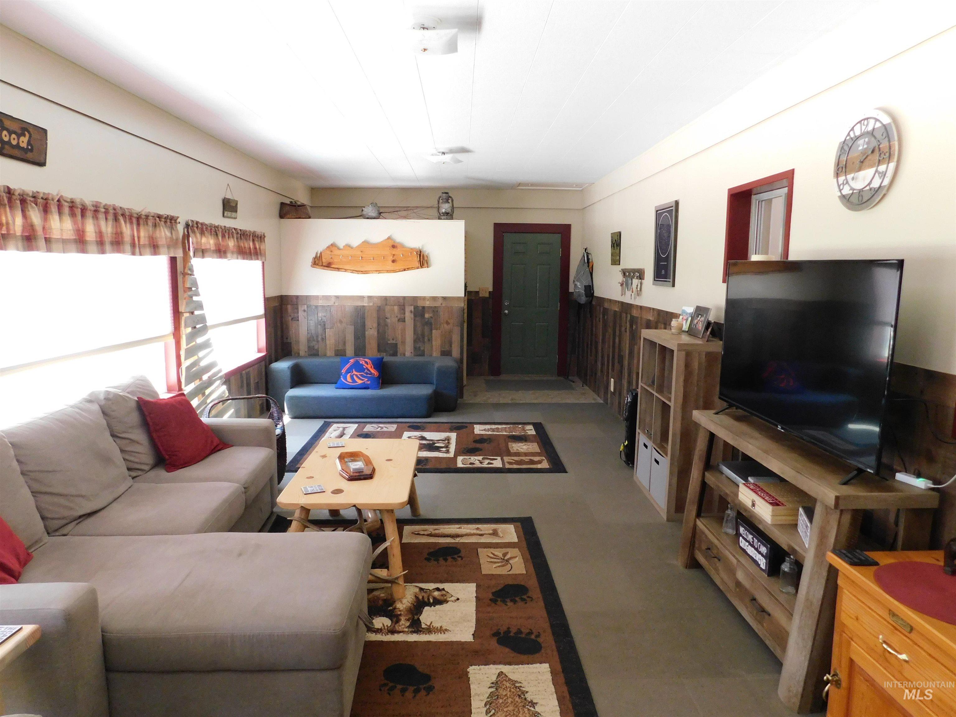 38 E Foster Street Property Photo 5