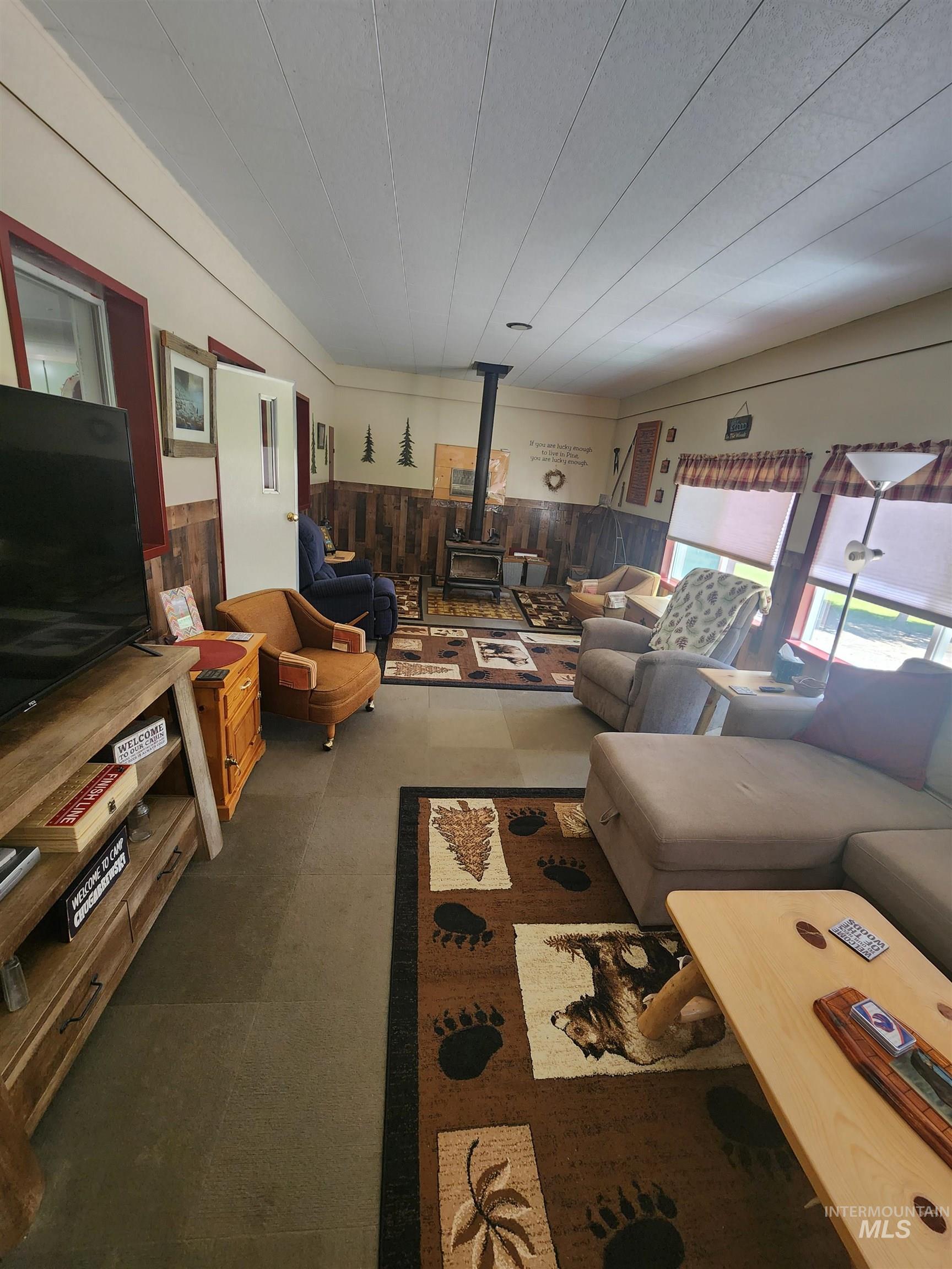 38 E Foster Street Property Photo 11