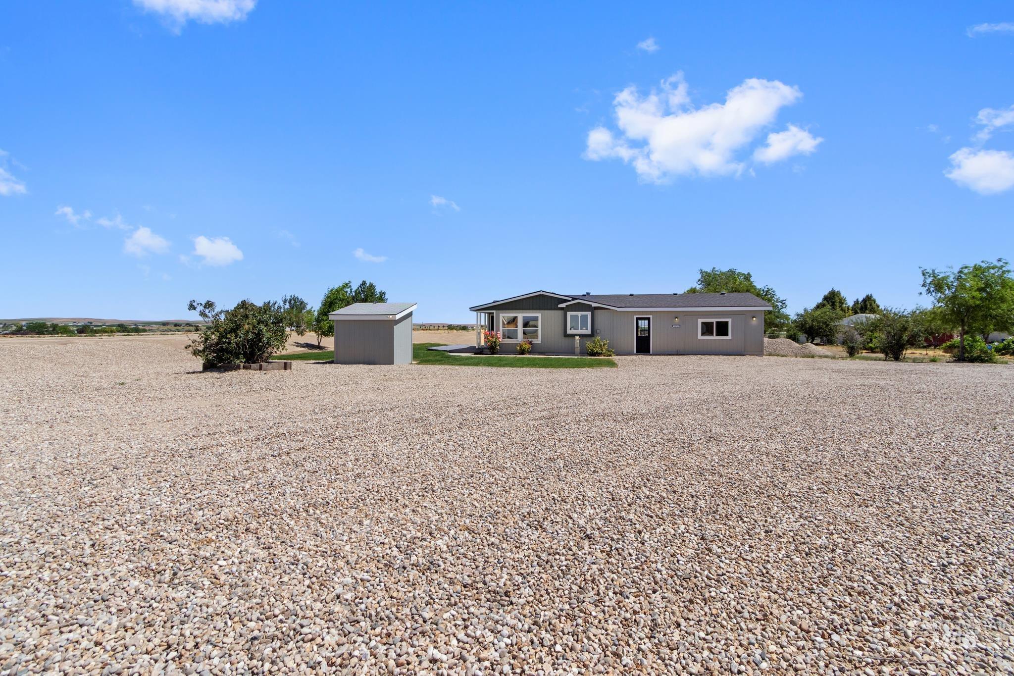 21710 Wood Ln Property Photo 2