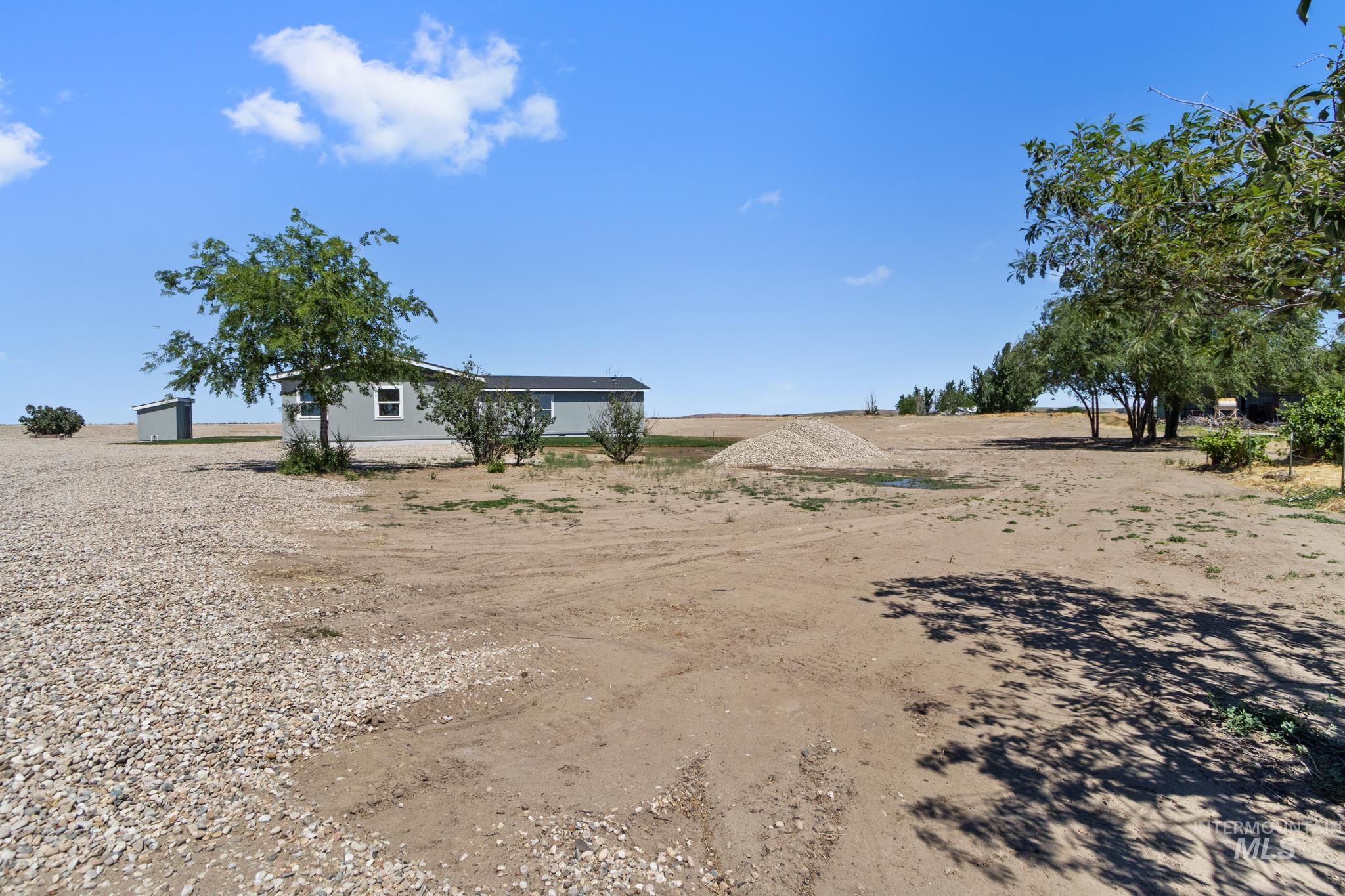 21710 Wood Ln Property Photo 5