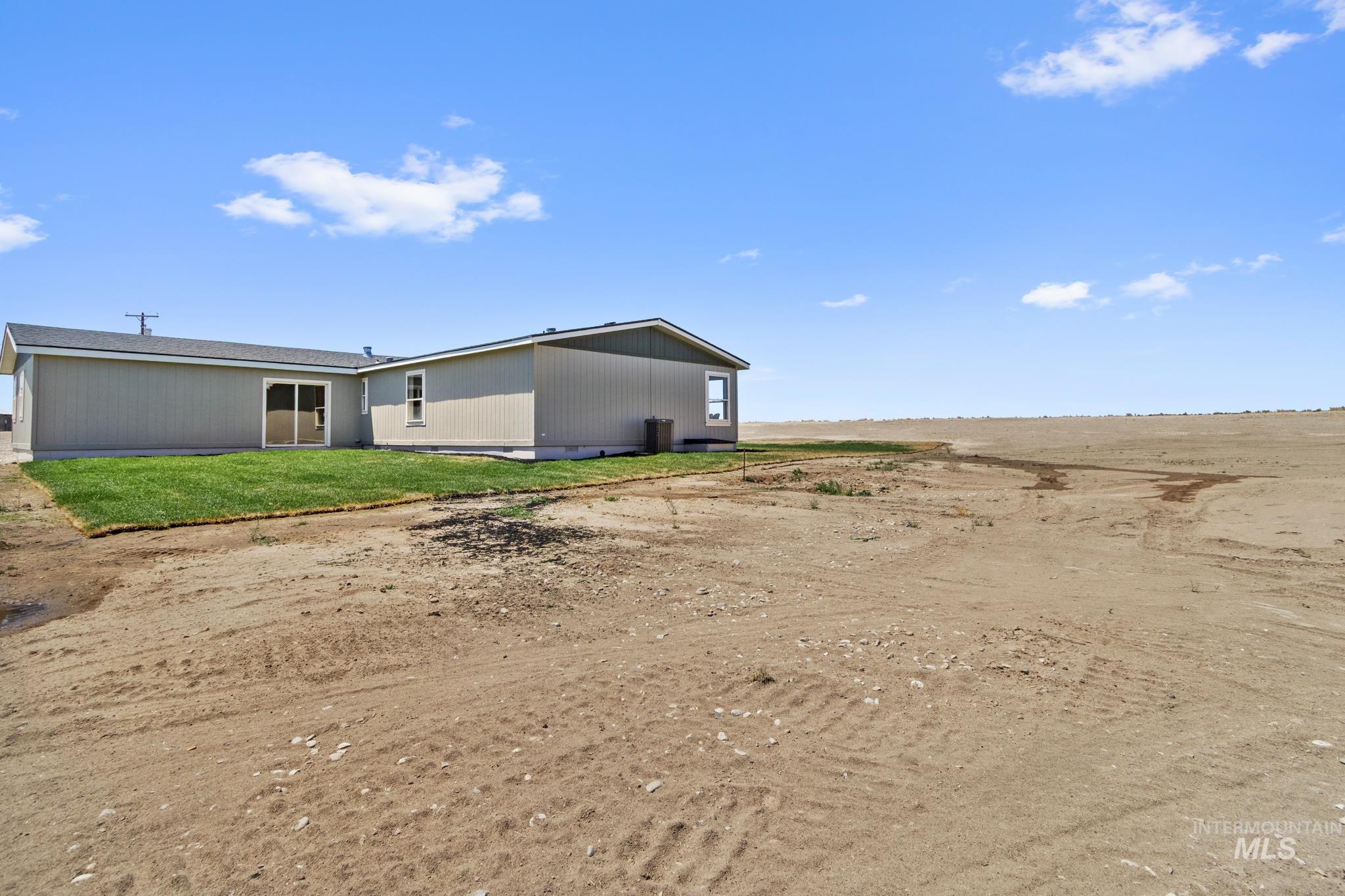 21710 Wood Ln Property Photo 6