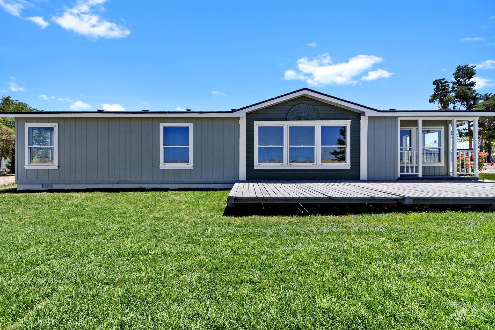 21710 Wood Ln Property Photo 9