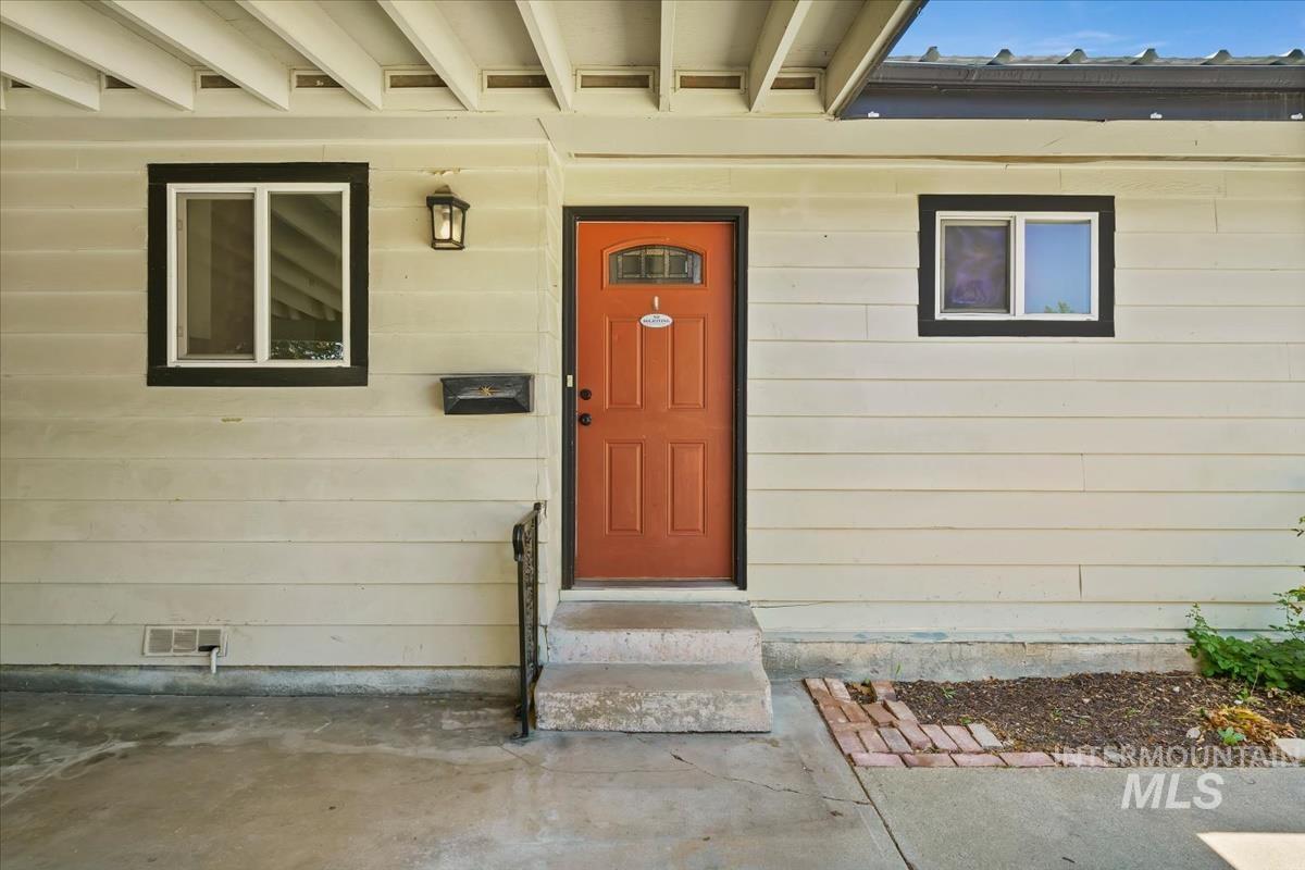 1402 S Brooklawn Property Photo 3