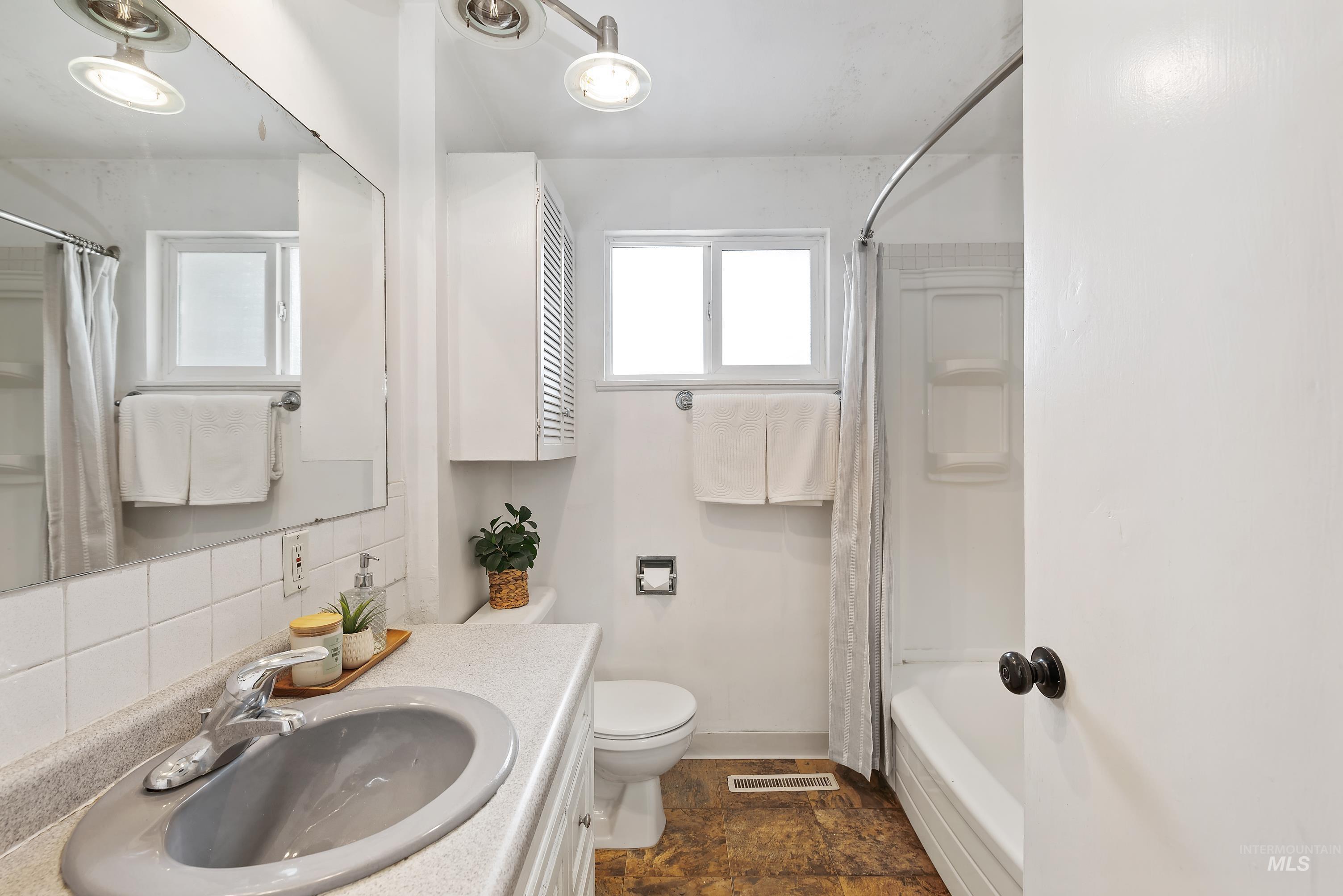 1402 S Brooklawn Property Photo 17