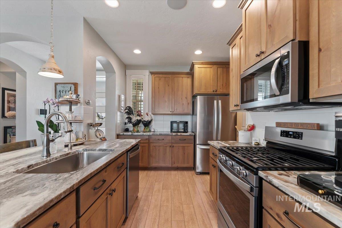 6070 E Canyon Crossing Dr Property Photo 9