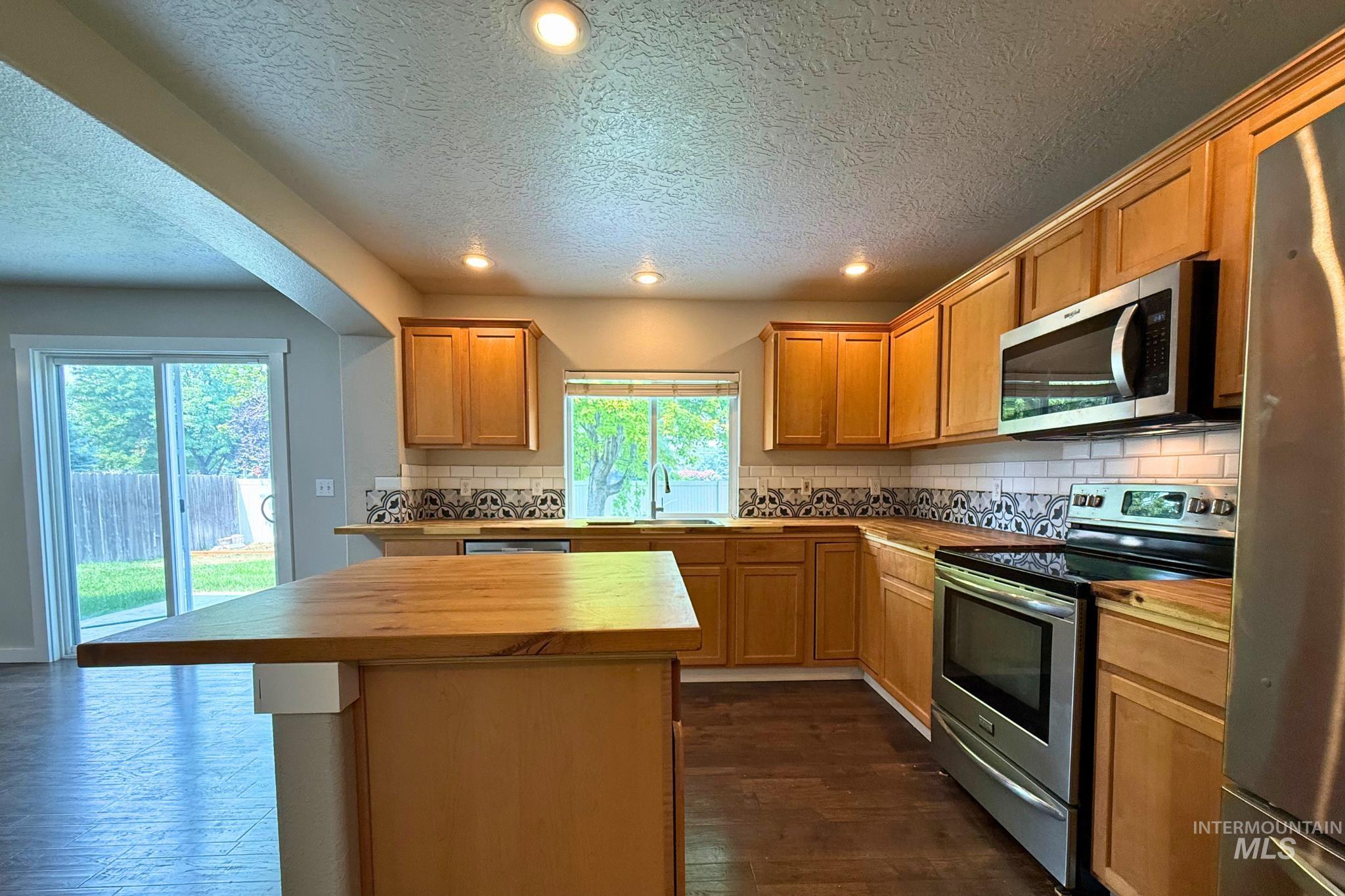 10122 W Shelborne Drive Property Photo 6