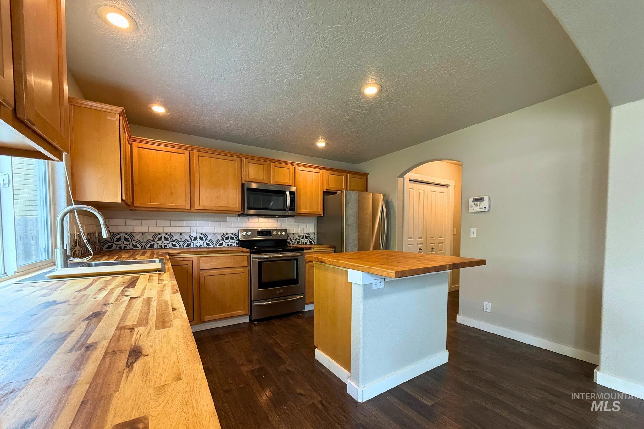 10122 W Shelborne Drive Property Photo 8