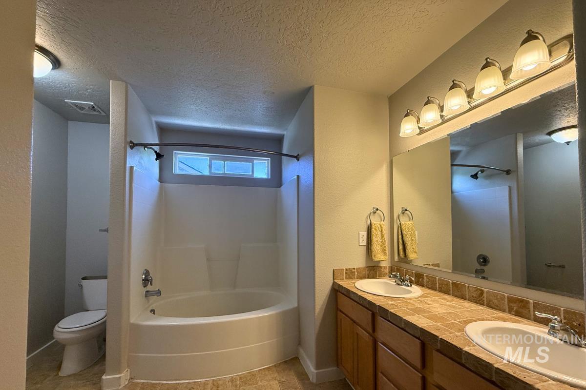 10122 W Shelborne Drive Property Photo 10