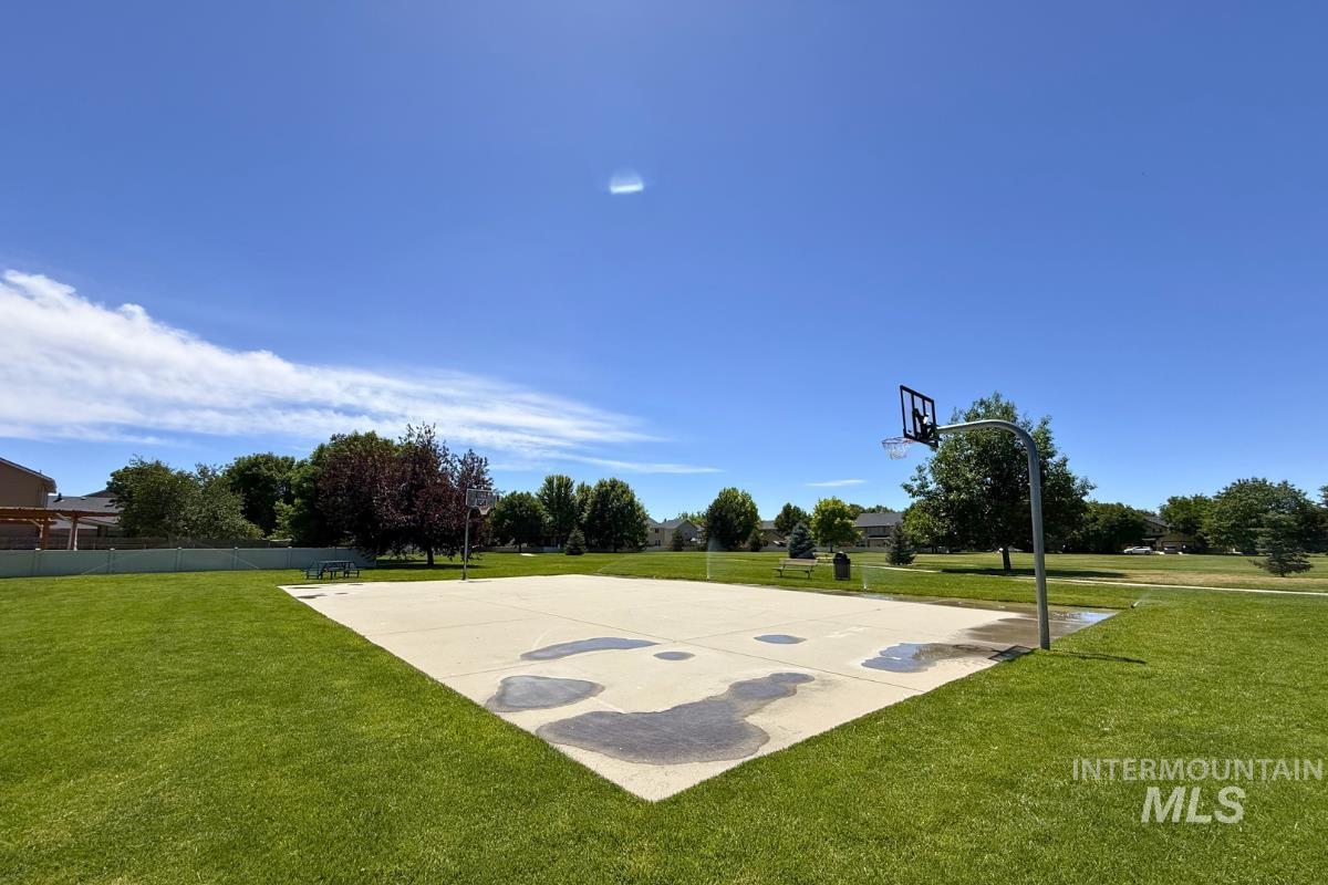 10122 W Shelborne Drive Property Photo 20