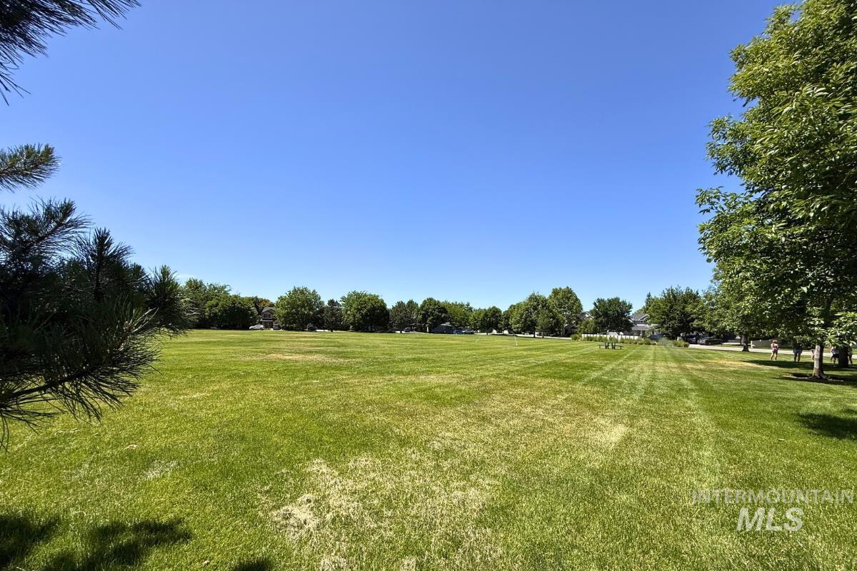 10122 W Shelborne Drive Property Photo 22