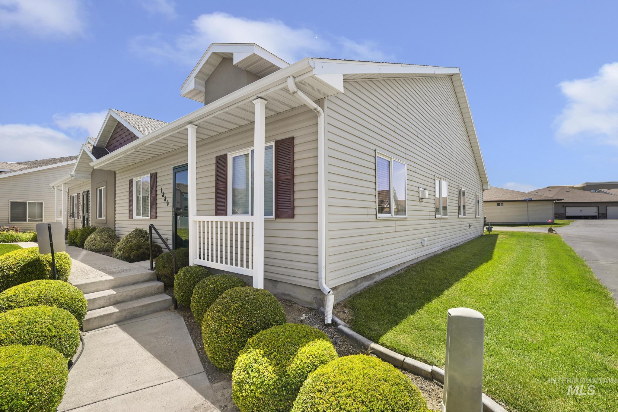 1880 Boston Way Property Photo 4