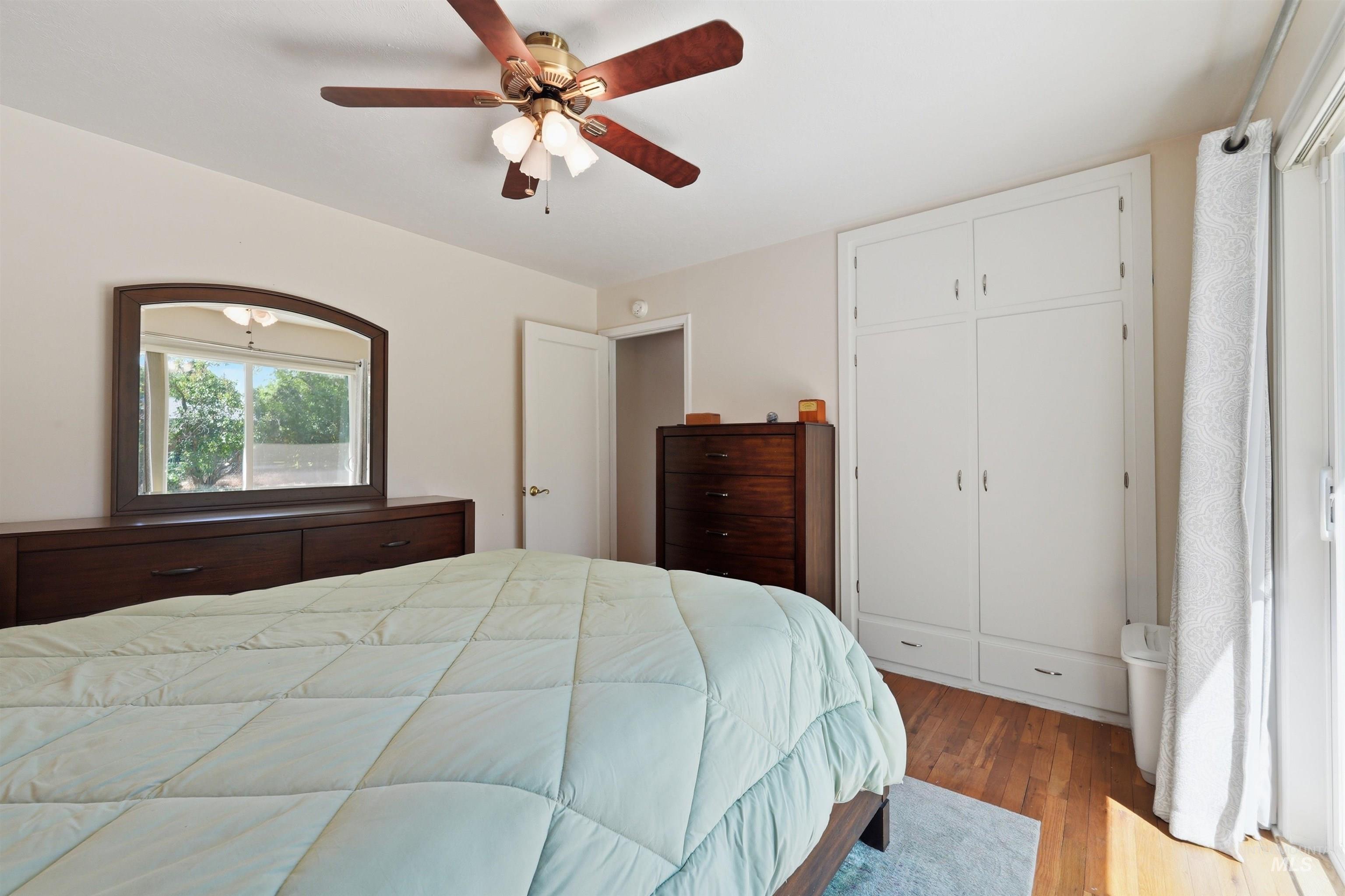 1814 N Amber St Property Photo 14