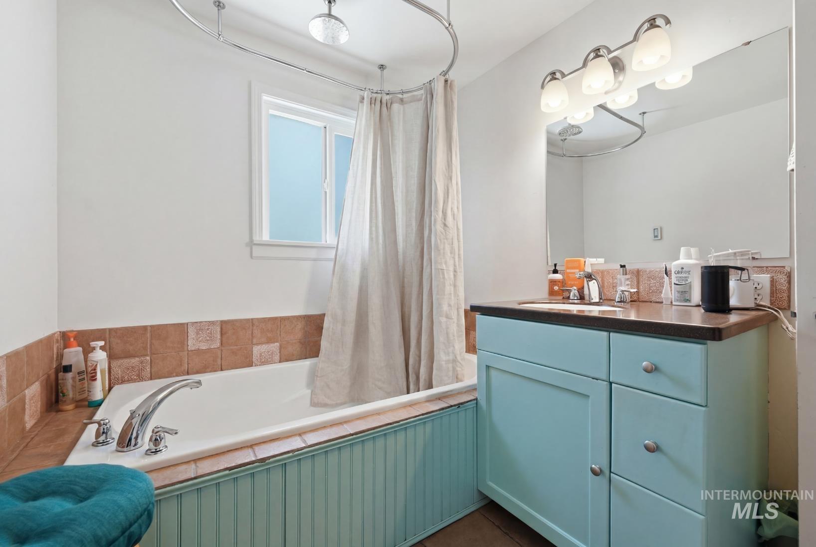 1814 N Amber St Property Photo 25