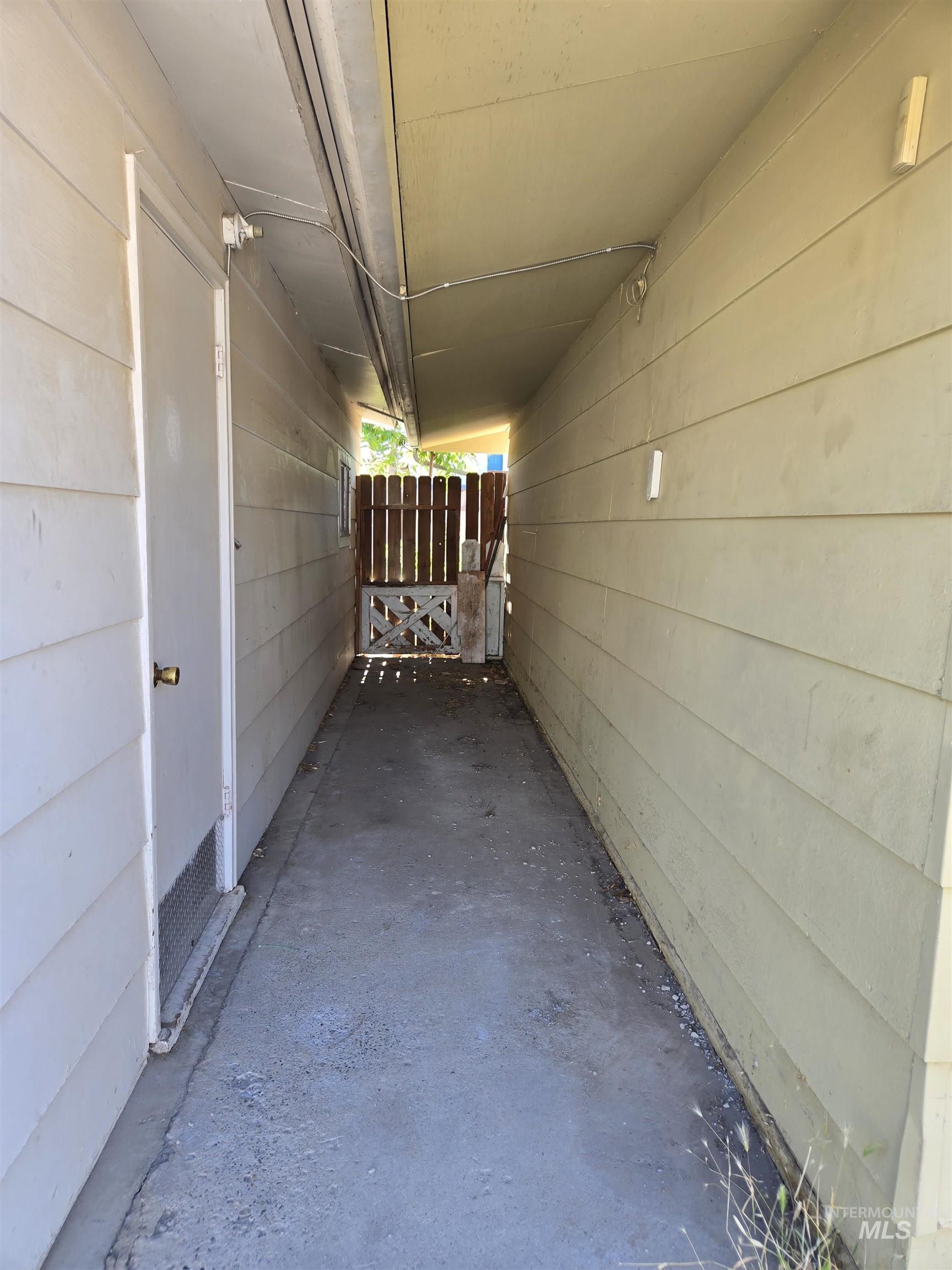 78 Nw 5th Street Property Photo 3