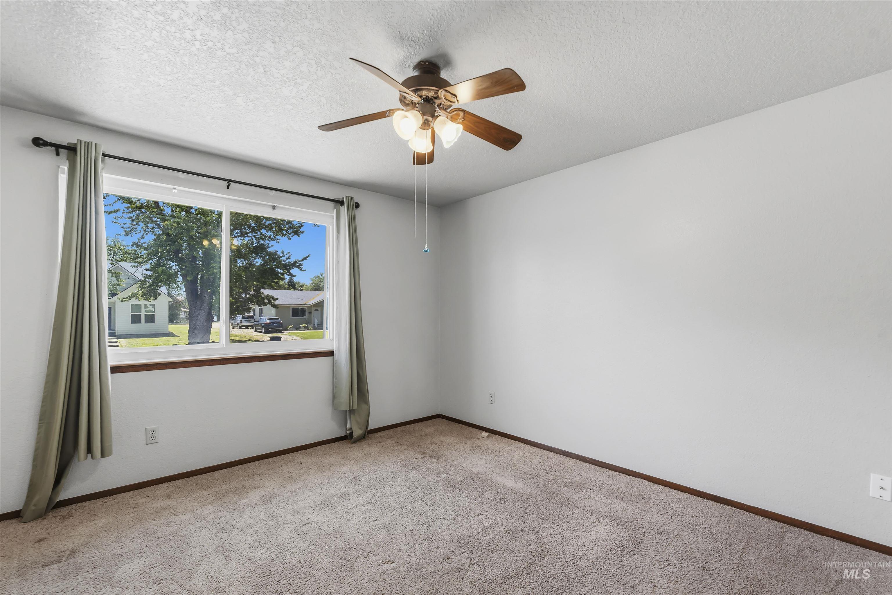 630 E Court Street Property Photo 18