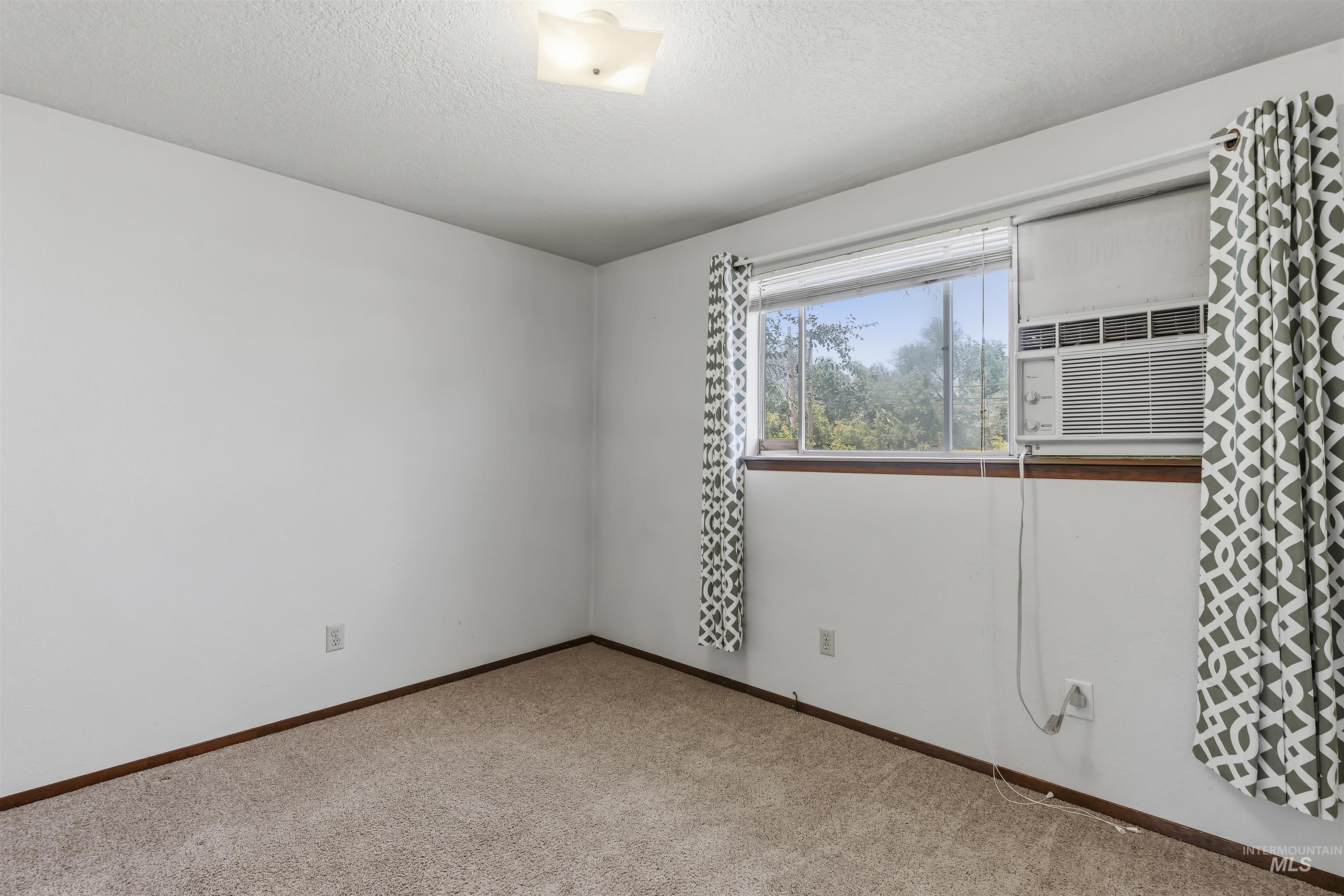 630 E Court Street Property Photo 19