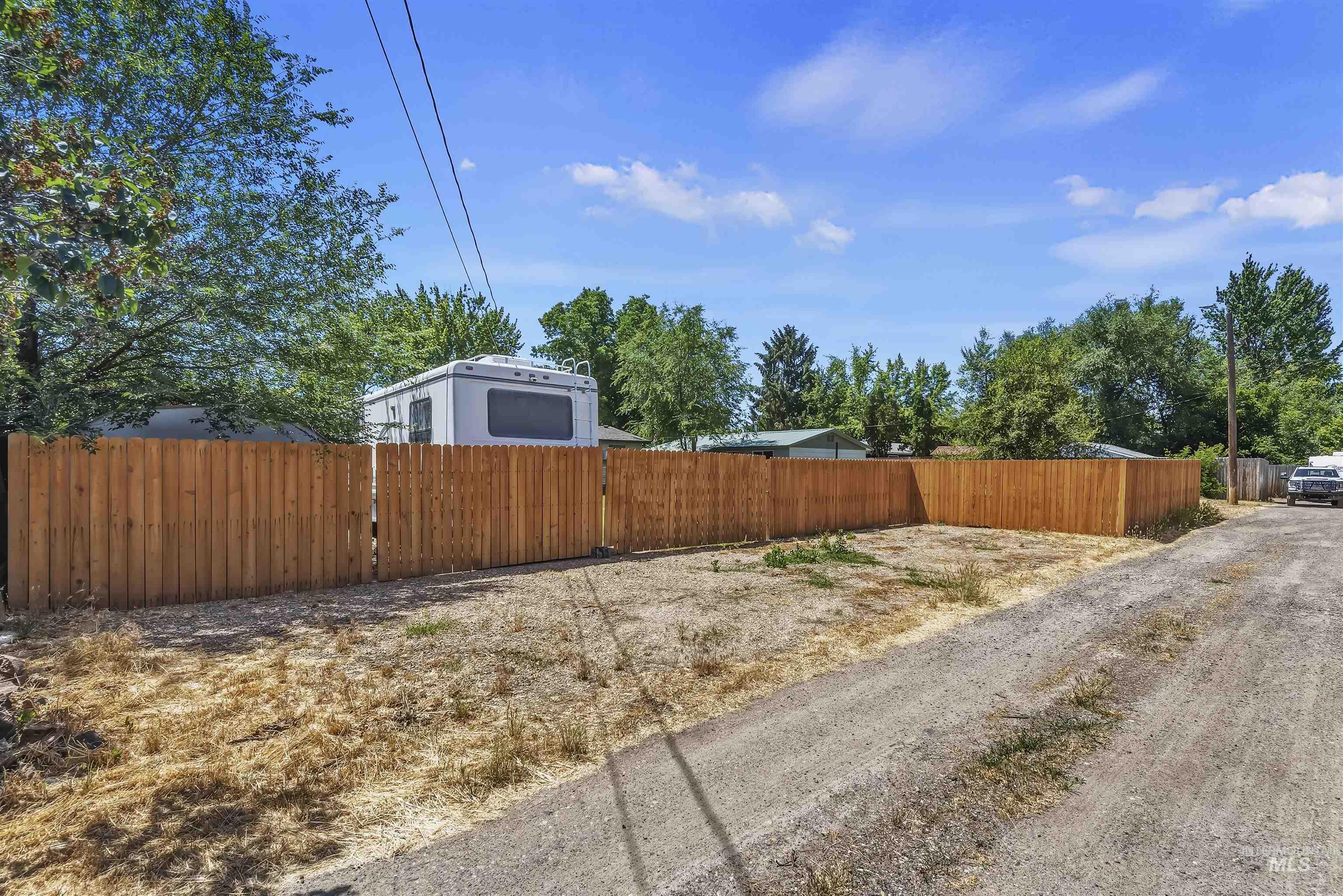 630 E Court Street Property Photo 38
