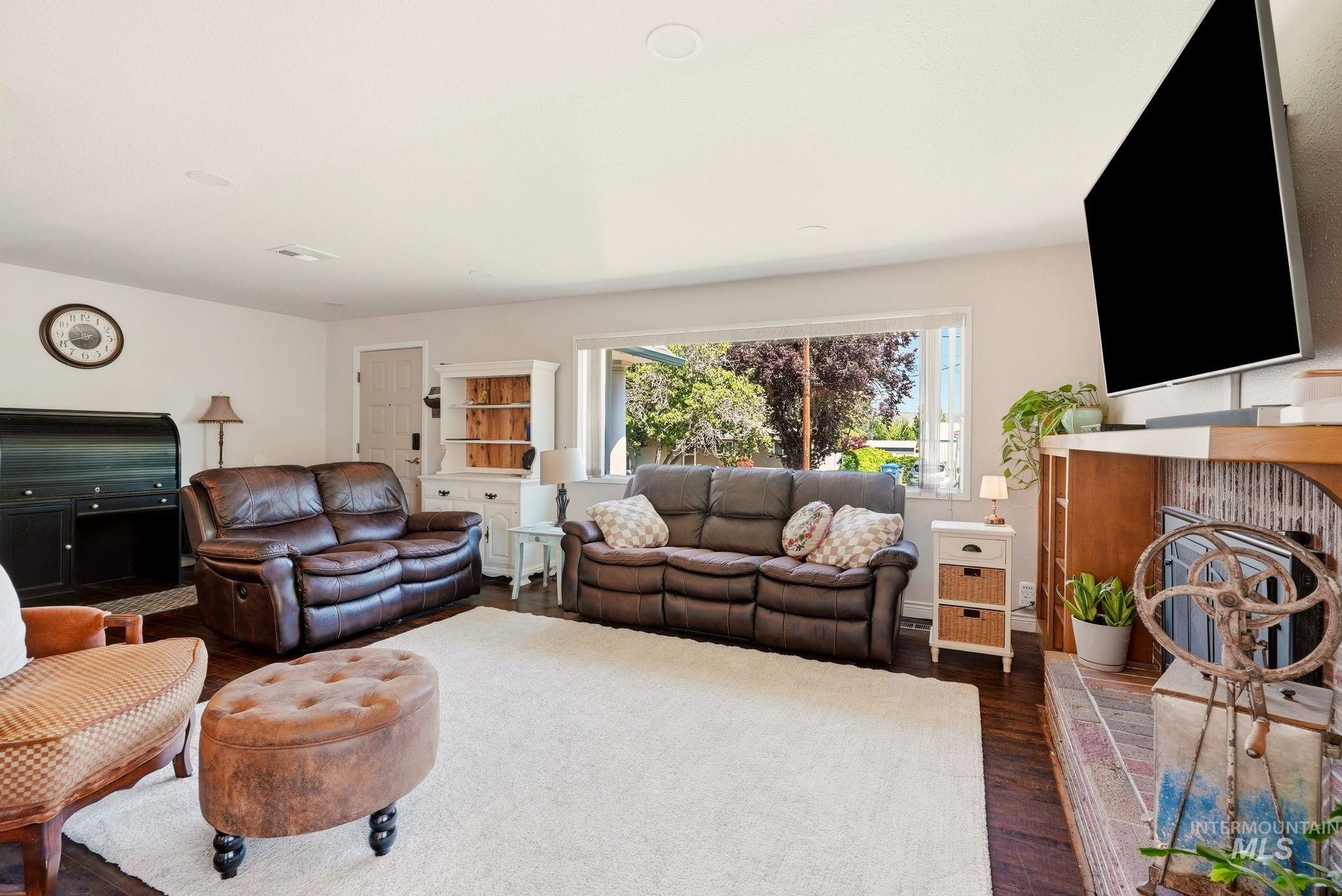 708 Park Avenue Property Photo 6