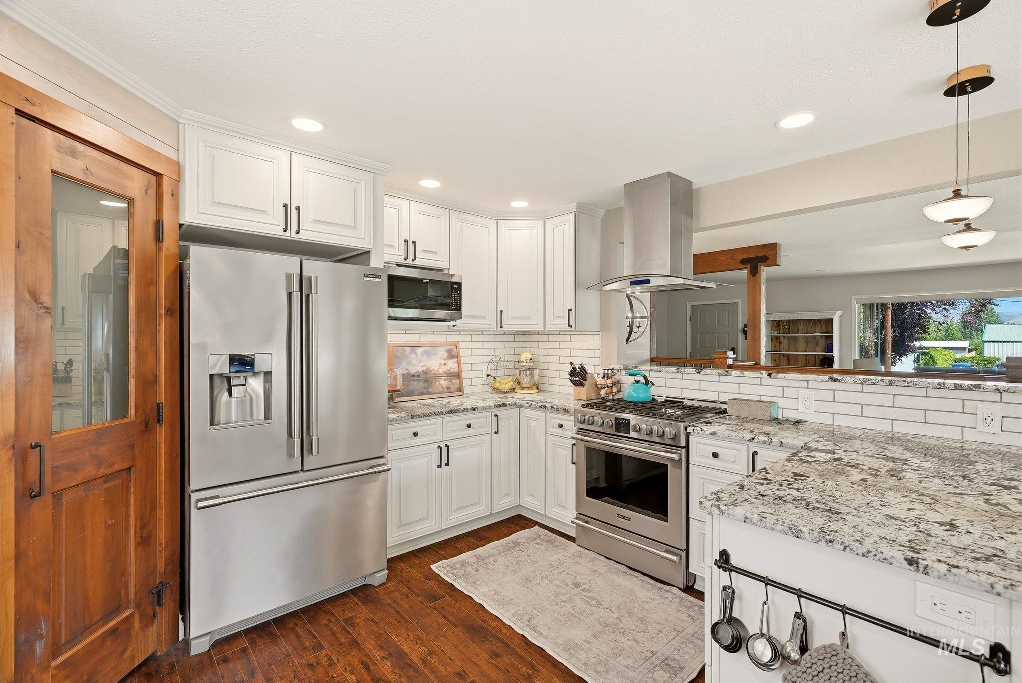 708 Park Avenue Property Photo 12