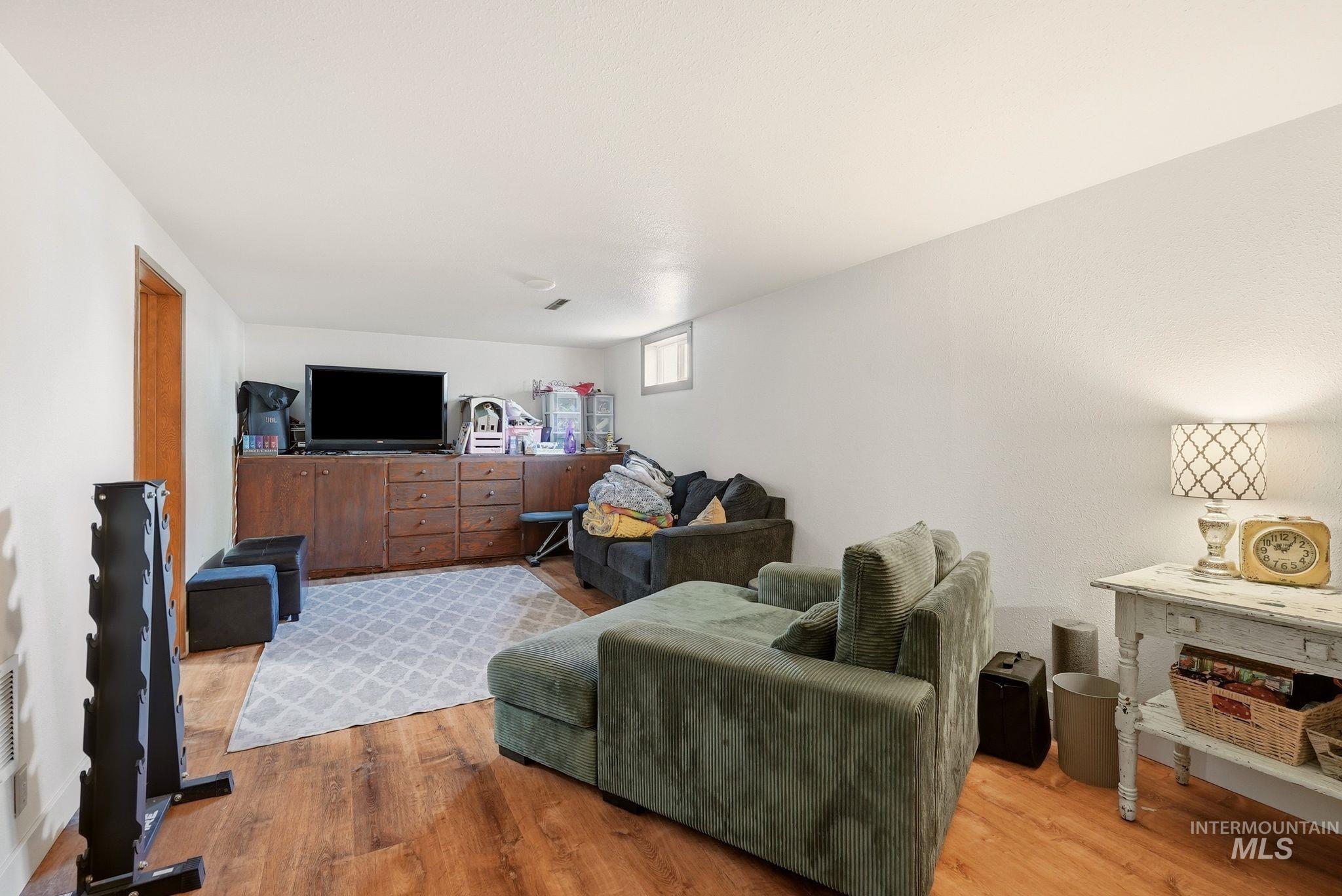 708 Park Avenue Property Photo 23