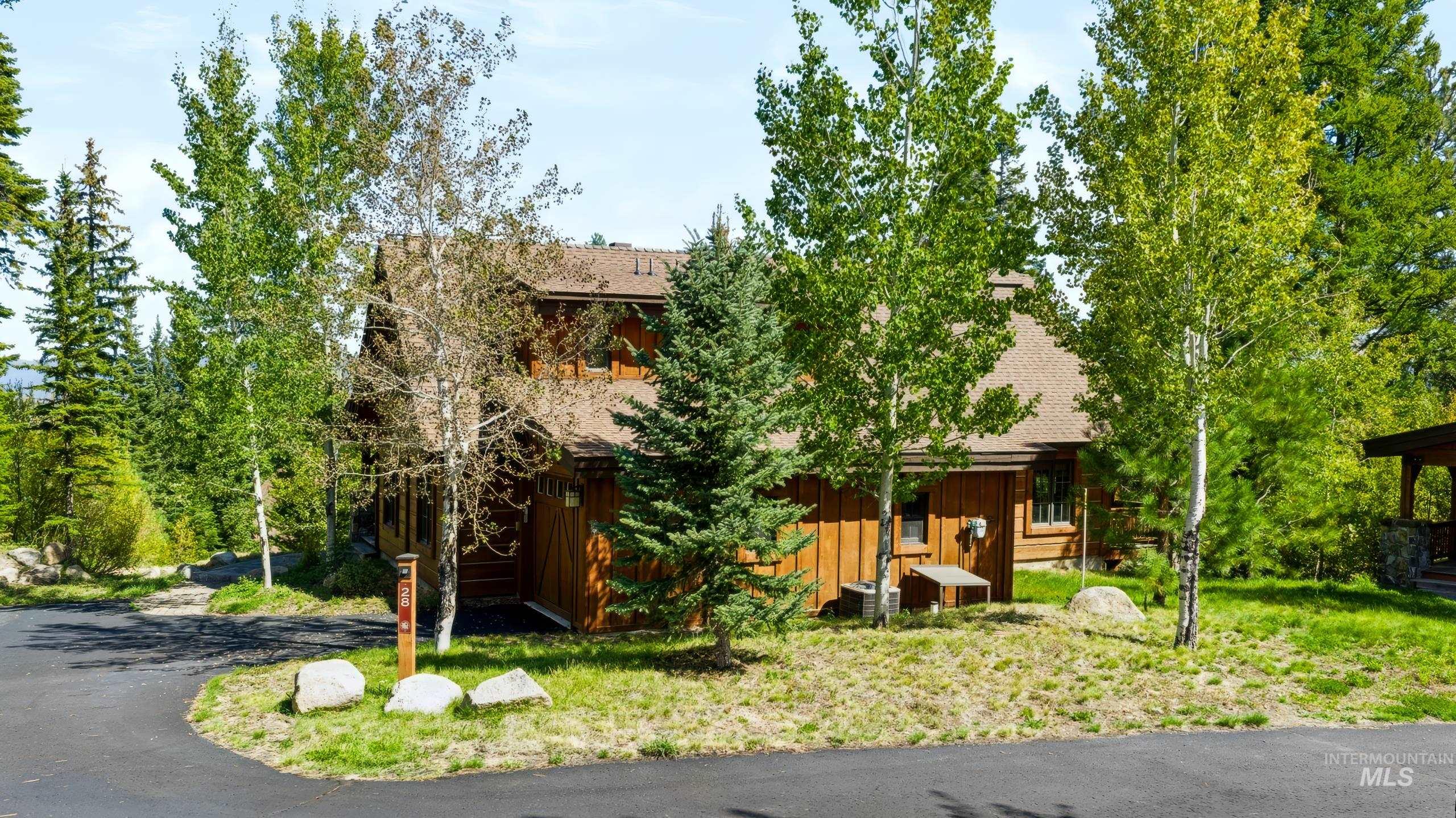 28 Francois Court Property Photo 3