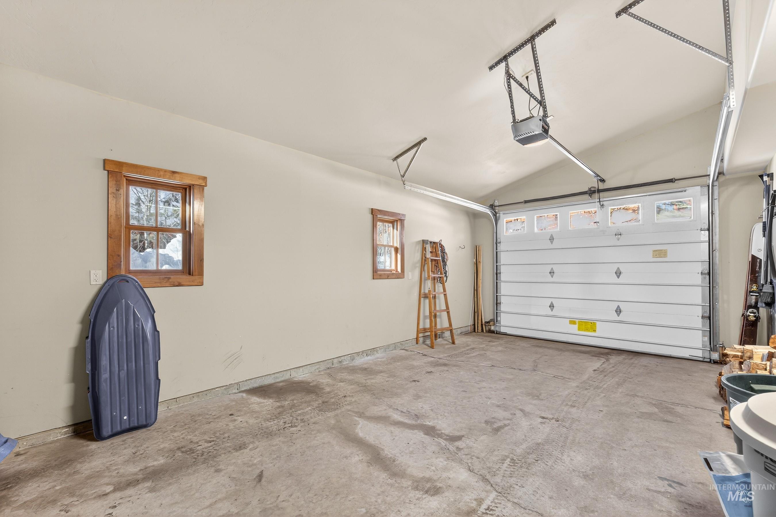 28 Francois Court Property Photo 38