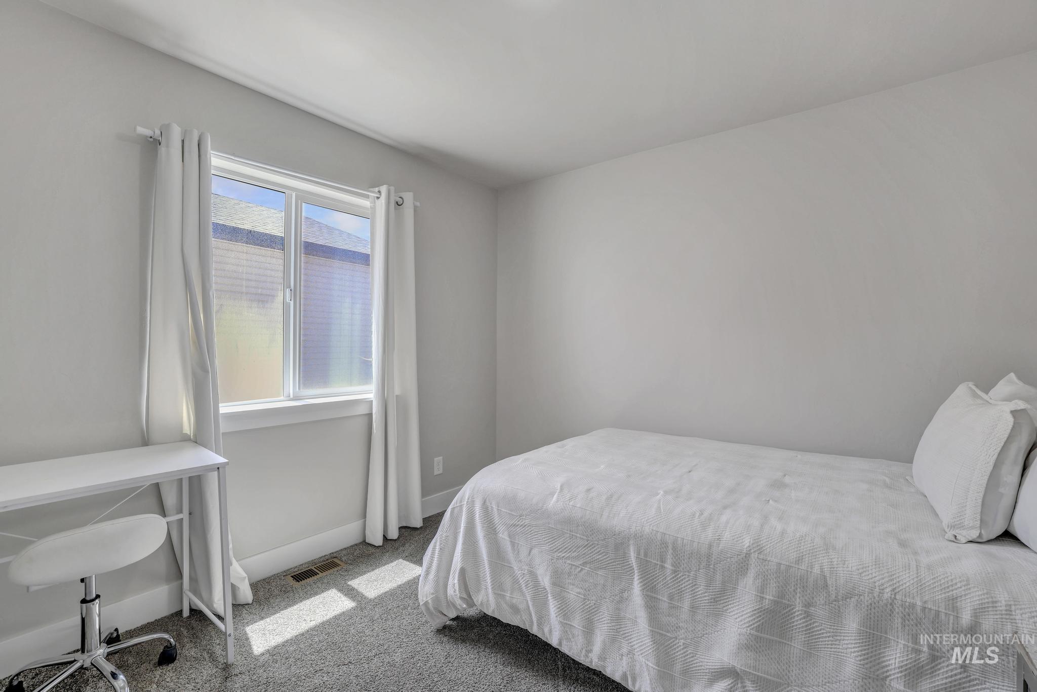 1836 Gage Ave Property Photo 16