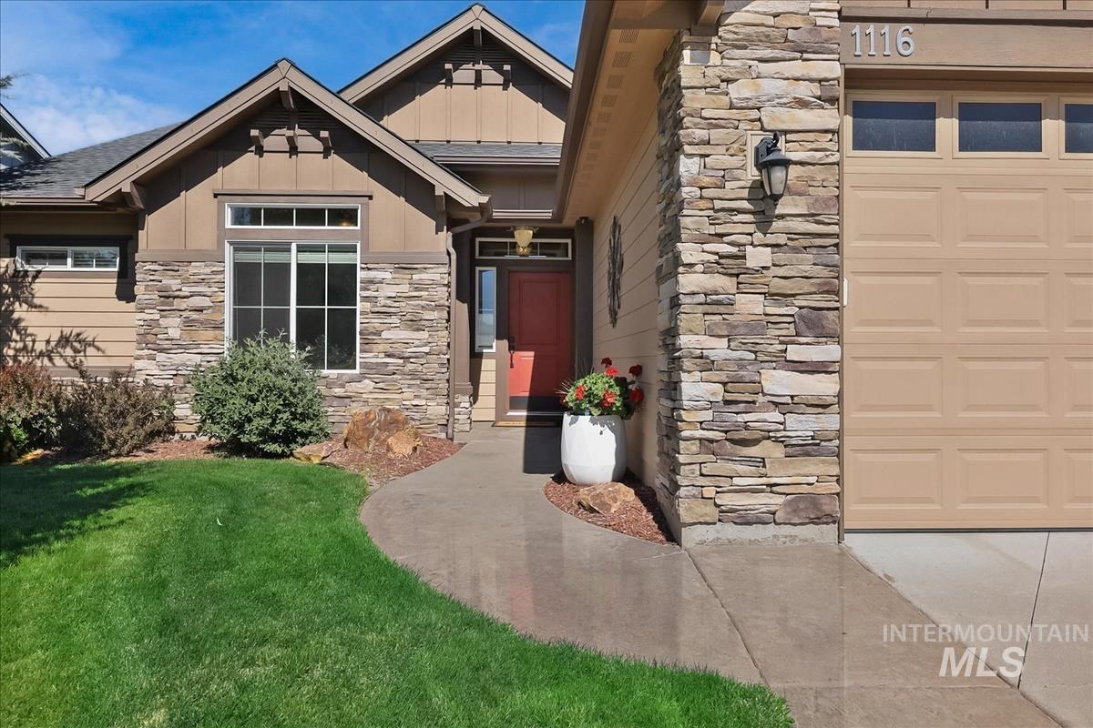 1116 N World Cup Lane Property Photo 4