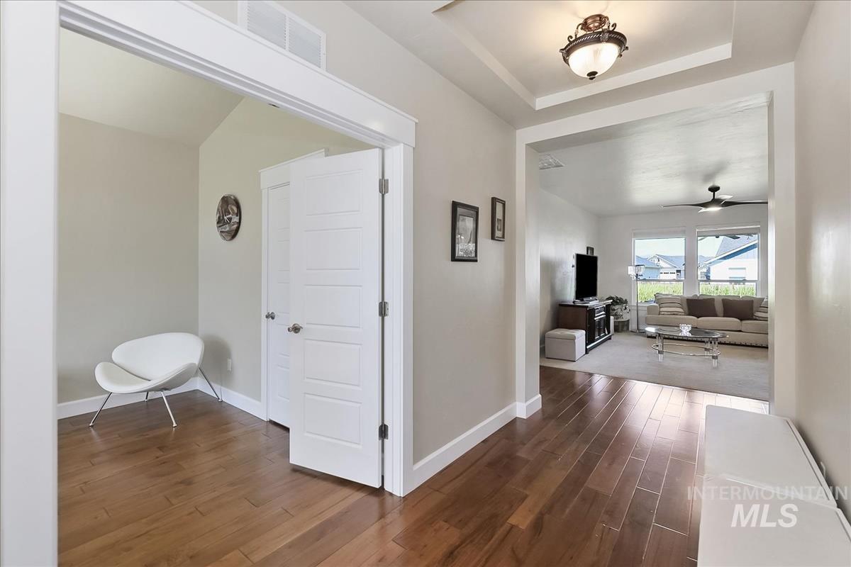 1116 N World Cup Lane Property Photo 6