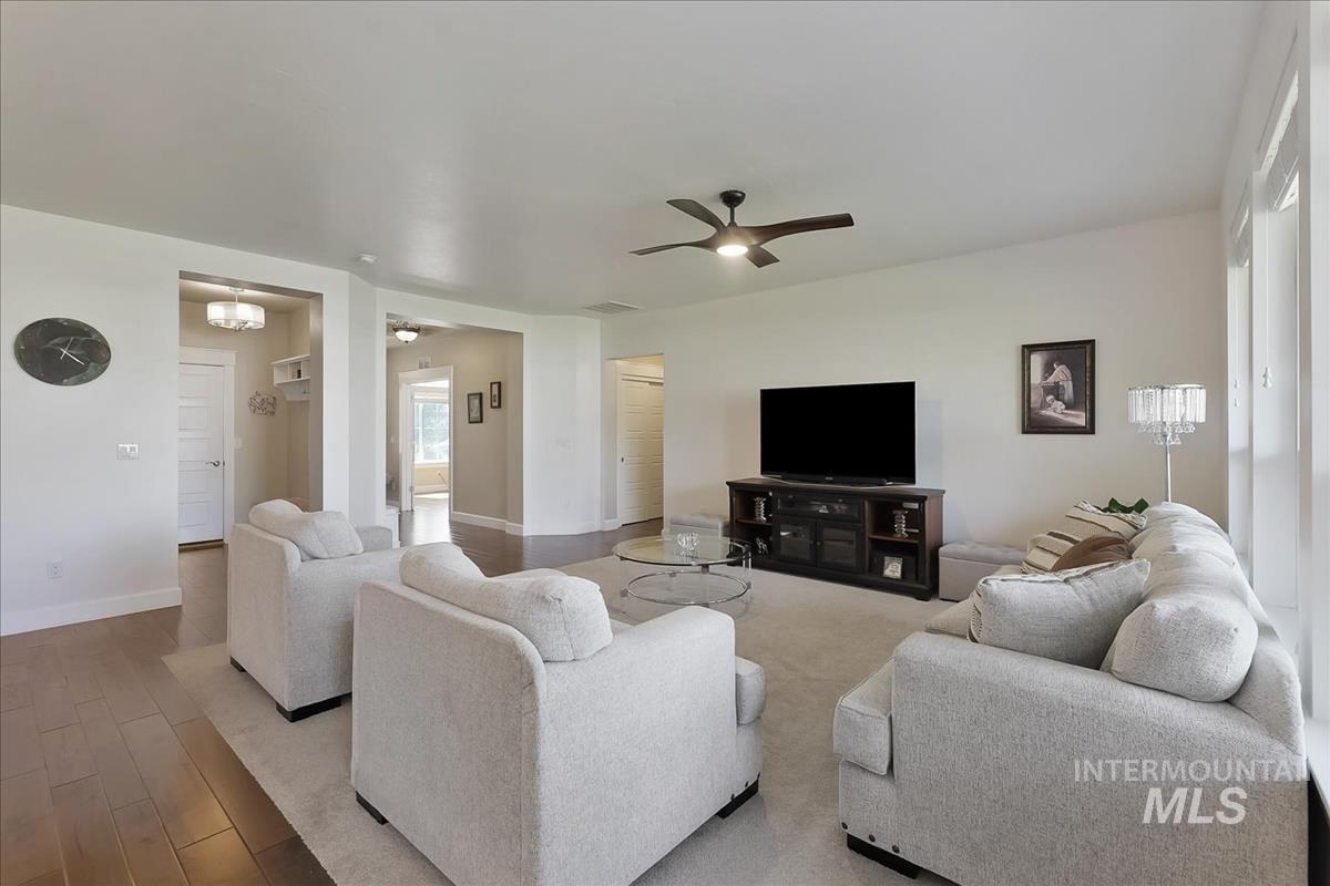 1116 N World Cup Lane Property Photo 14