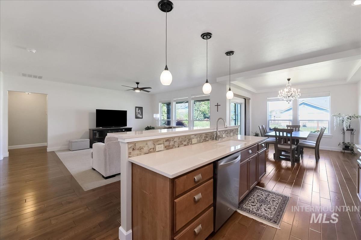 1116 N World Cup Lane Property Photo 17