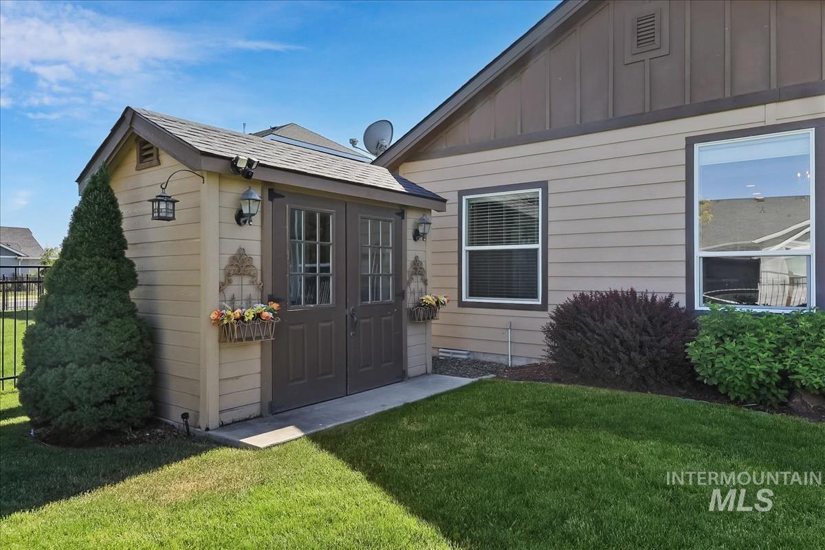 1116 N World Cup Lane Property Photo 37