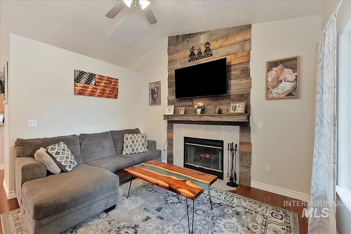 913 S Lily Court Property Photo 16