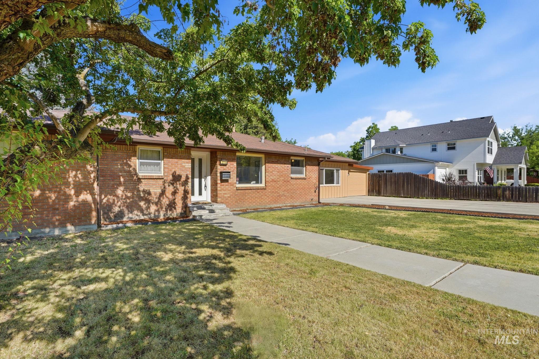 275 S Latah St Property Photo 36
