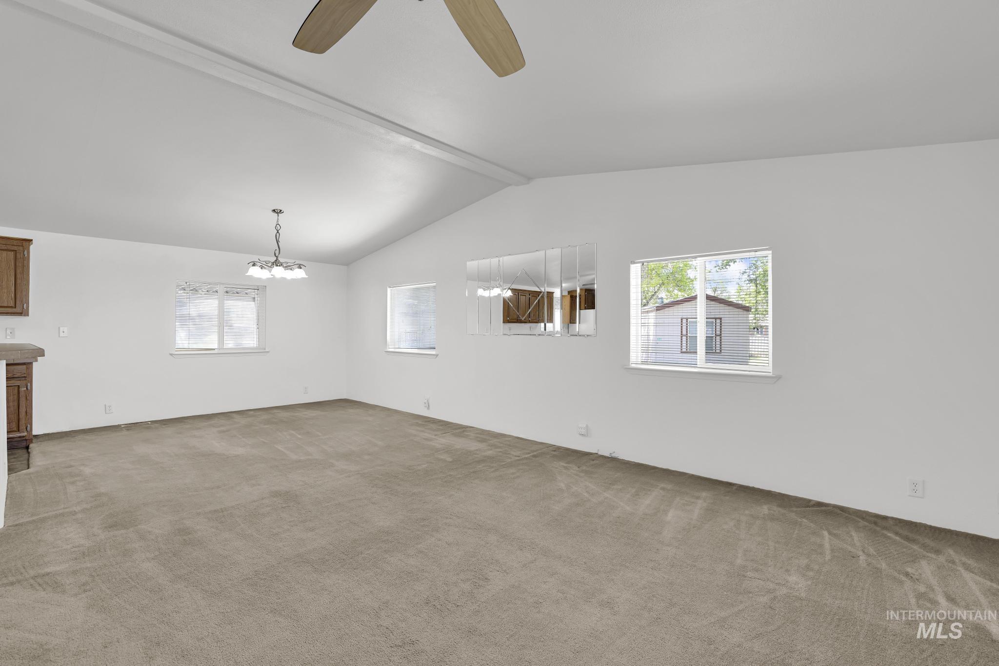 1625 Maple St Property Photo 2