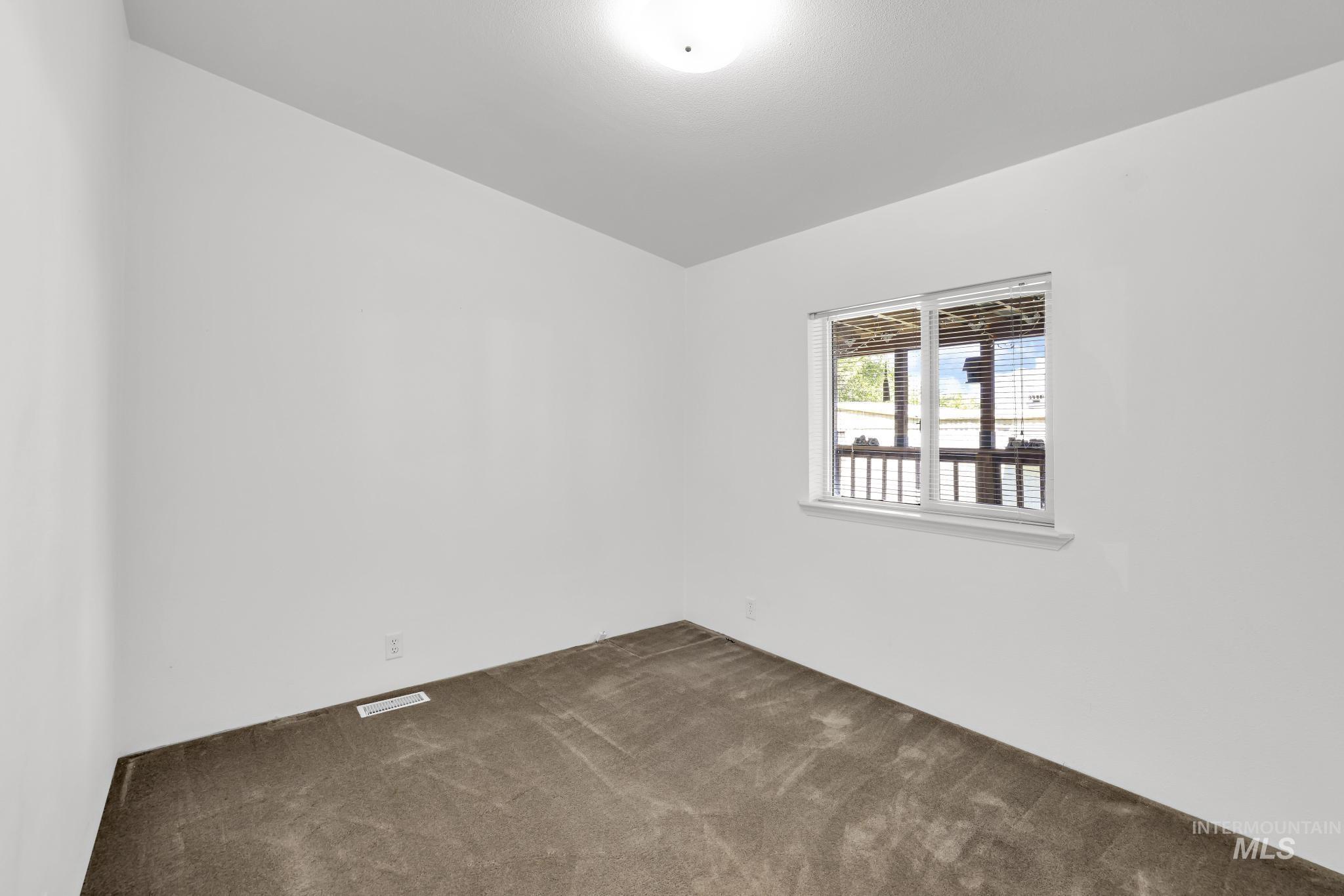 1625 Maple St Property Photo 11