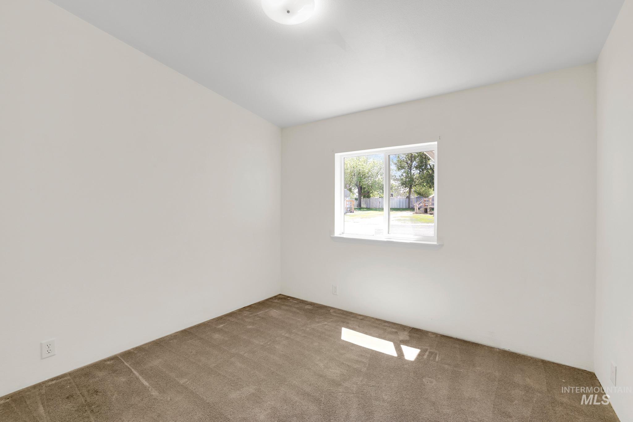 1625 Maple St Property Photo 12