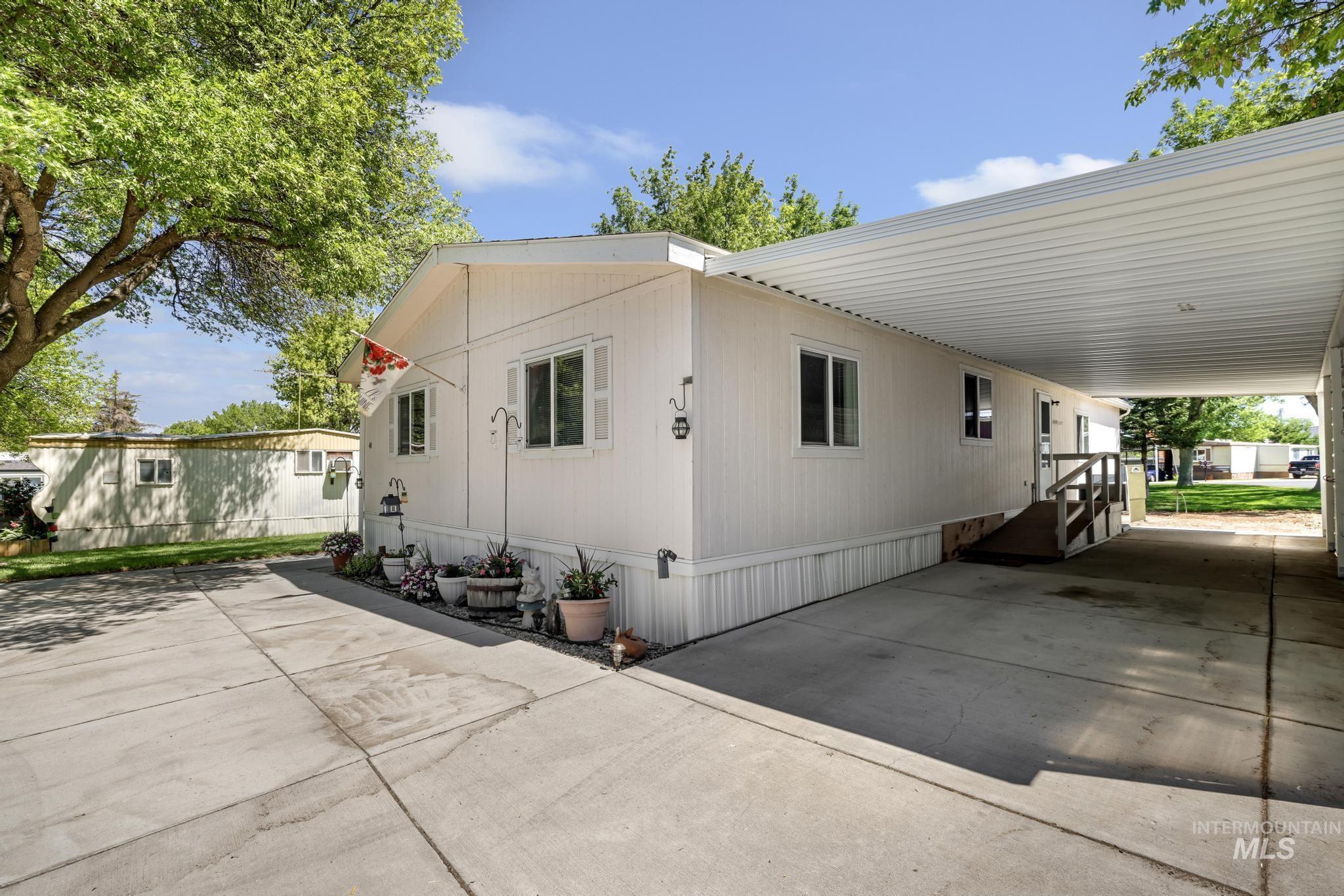 1625 Maple St Property Photo 14