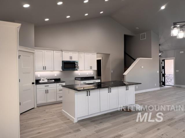 1222 Ira Burton Property Photo 6