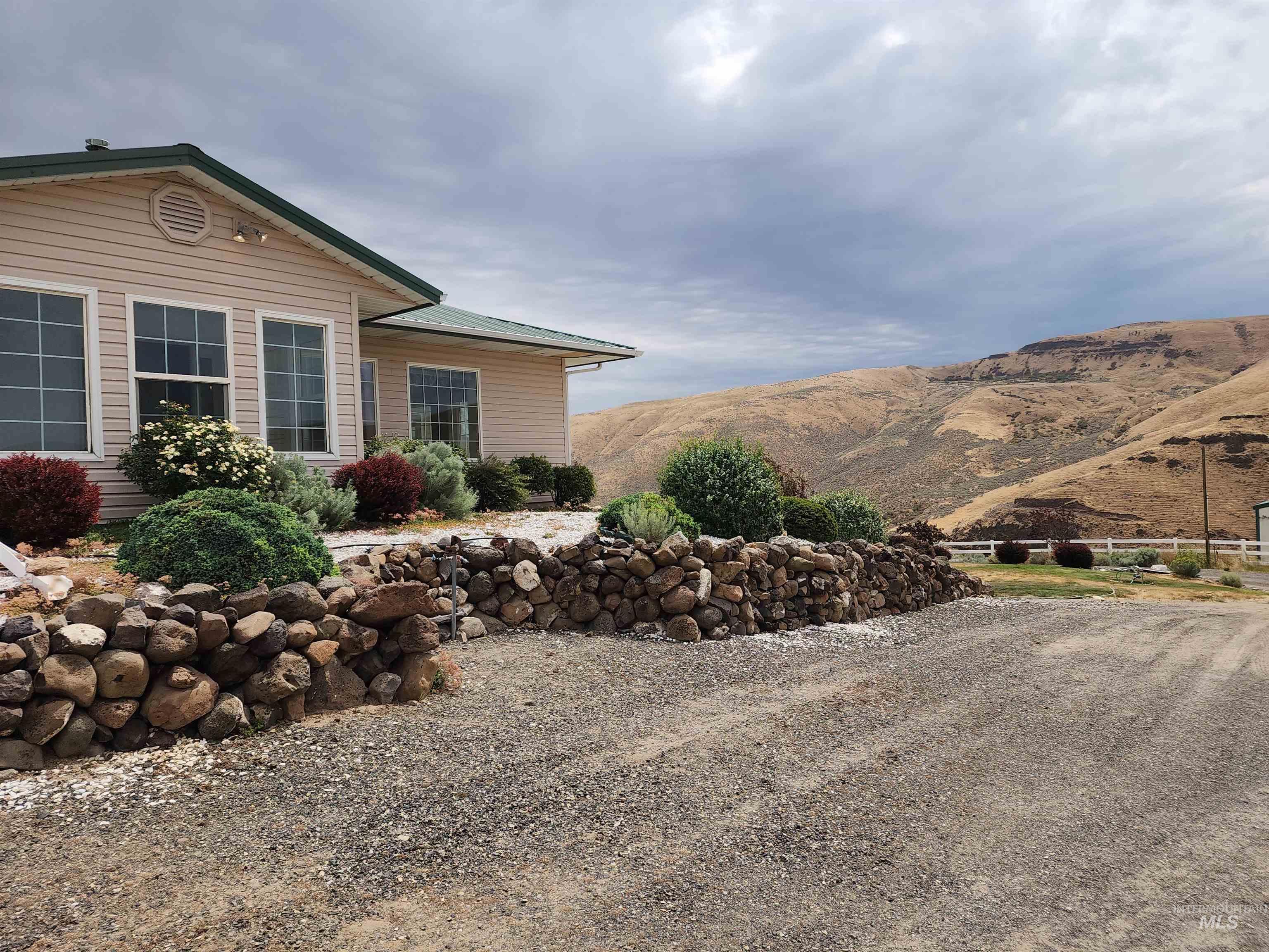 2871 Hwy 12 Property Photo 2