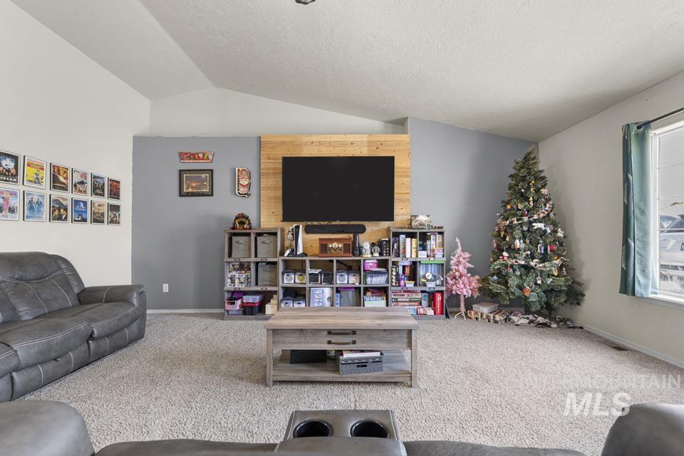 880 S Iowa Ave Property Photo 5
