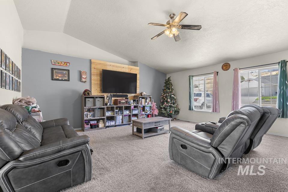 880 S Iowa Ave Property Photo 6