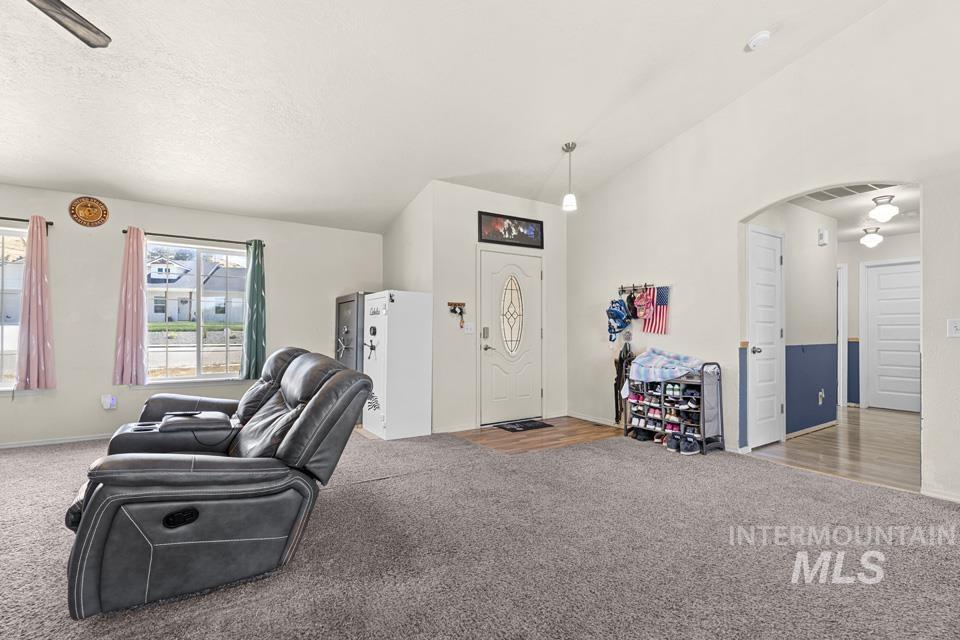 880 S Iowa Ave Property Photo 7