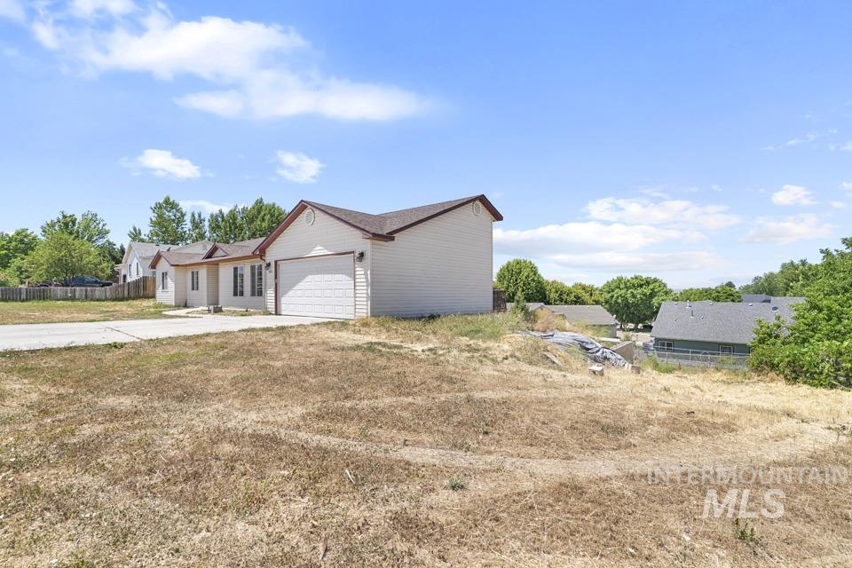 880 S Iowa Ave Property Photo 27