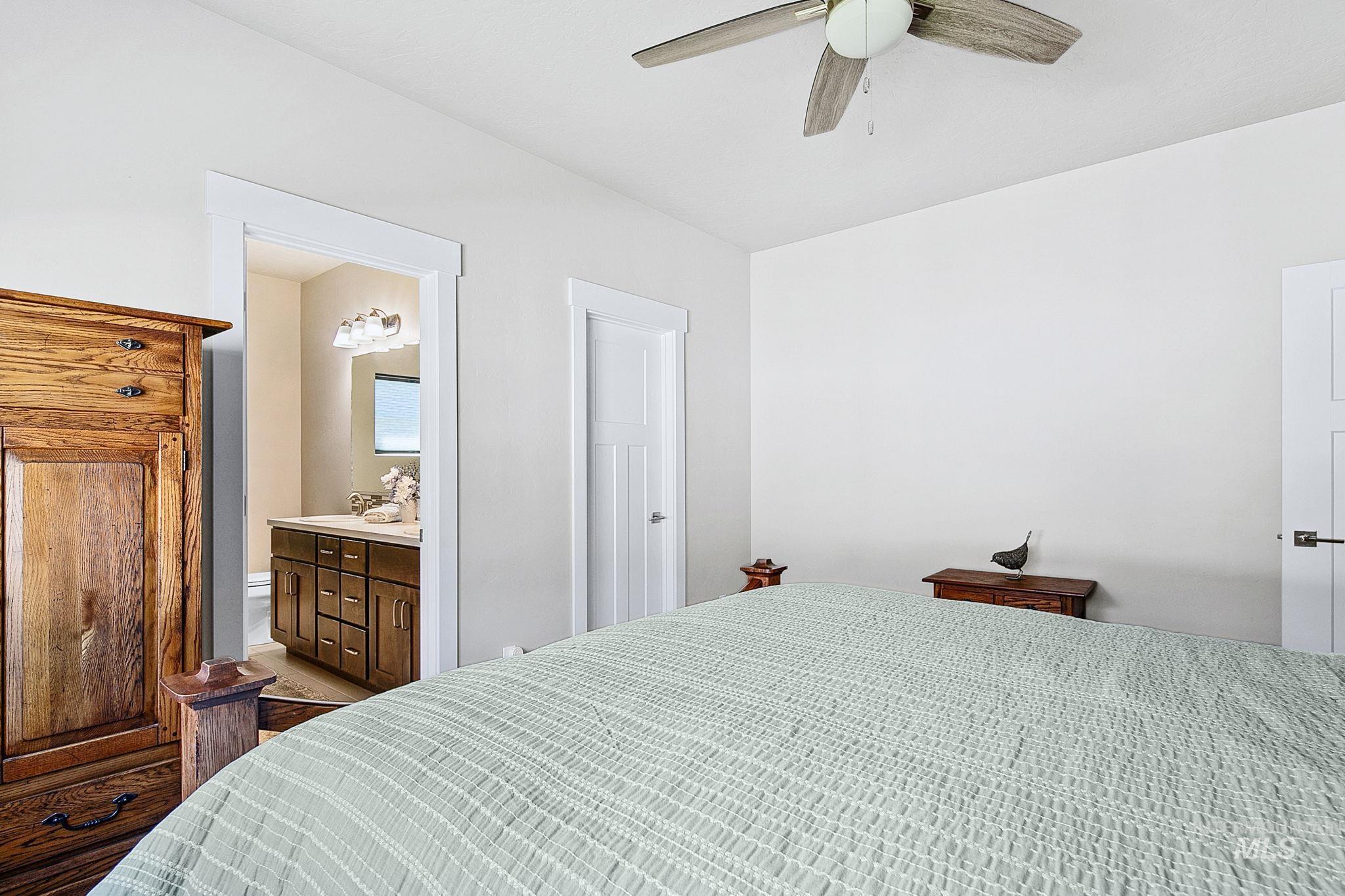 750 Zinnia St Property Photo 22