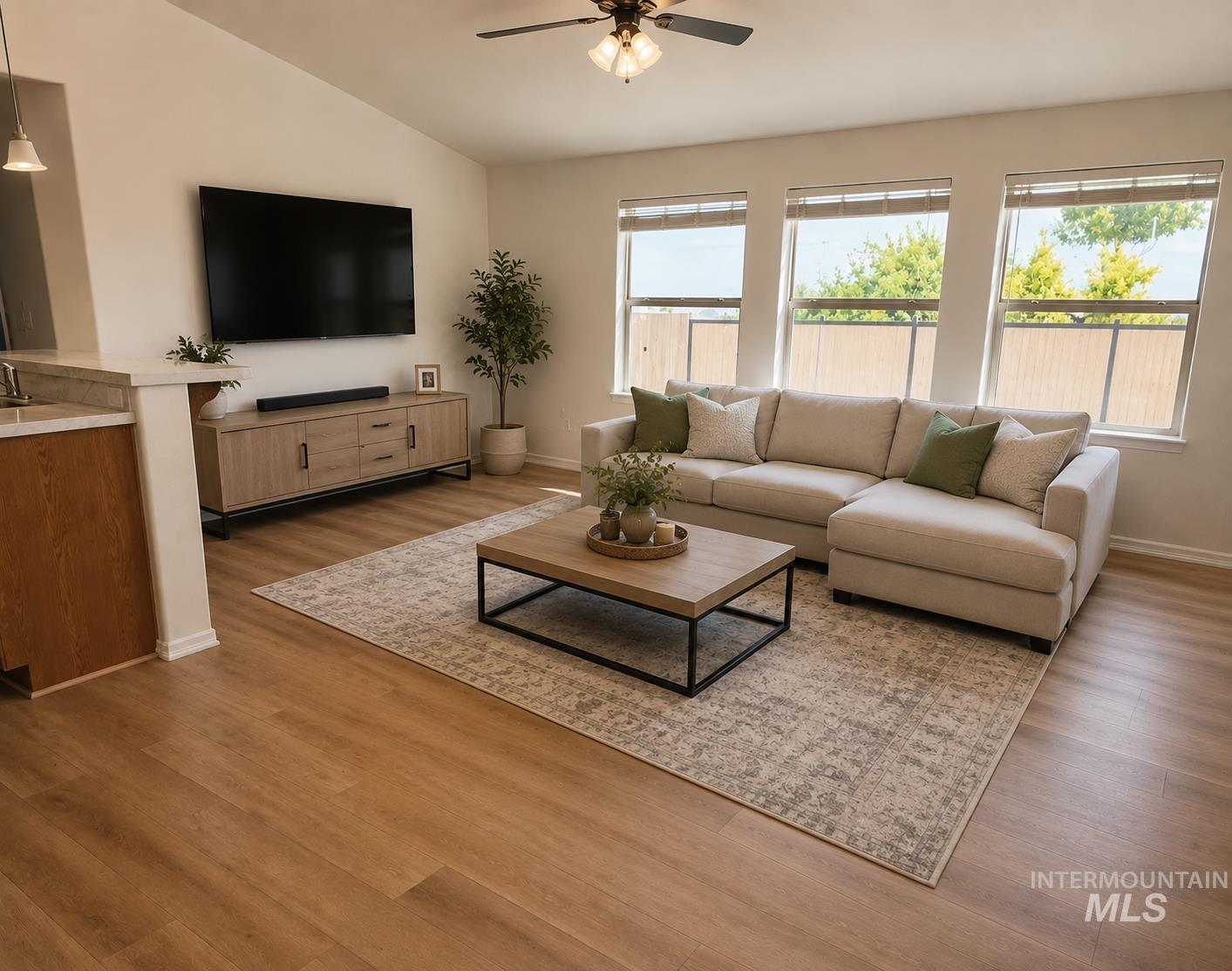 1135 Fiesta Way Property Photo 2