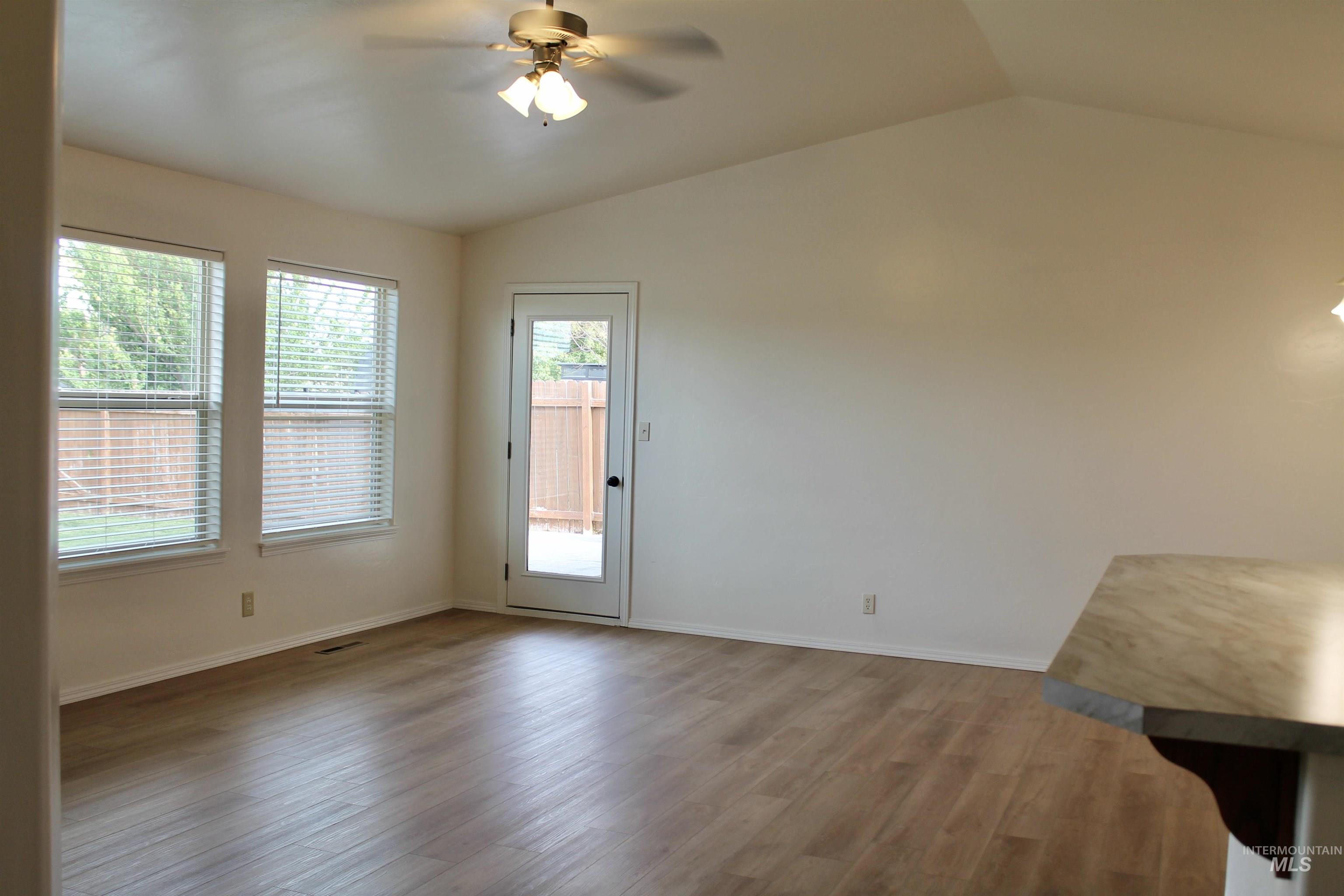 1135 Fiesta Way Property Photo 8