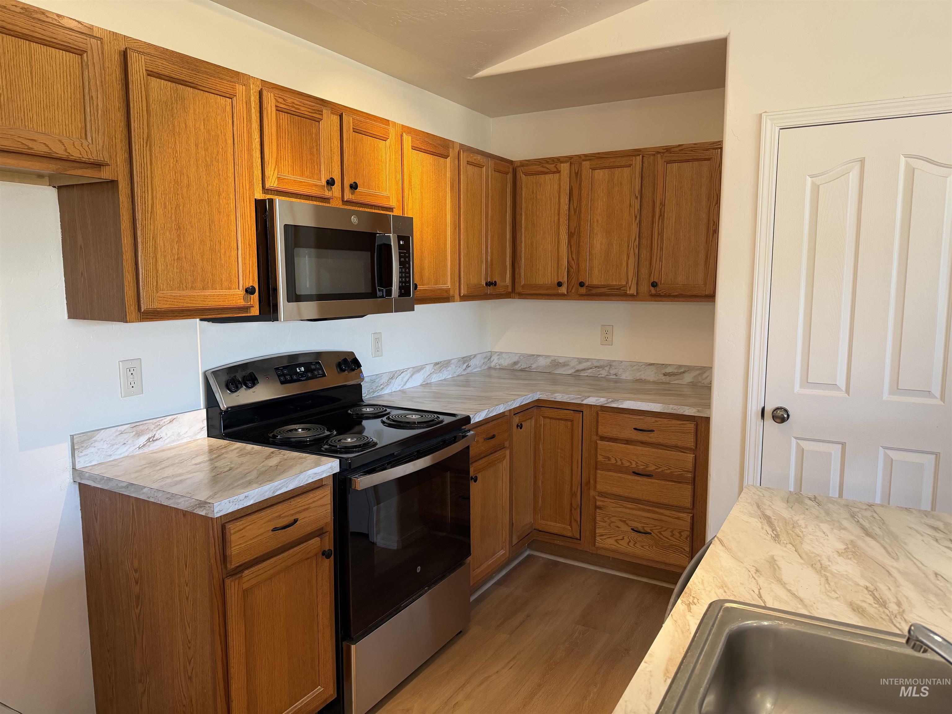 1135 Fiesta Way Property Photo 10