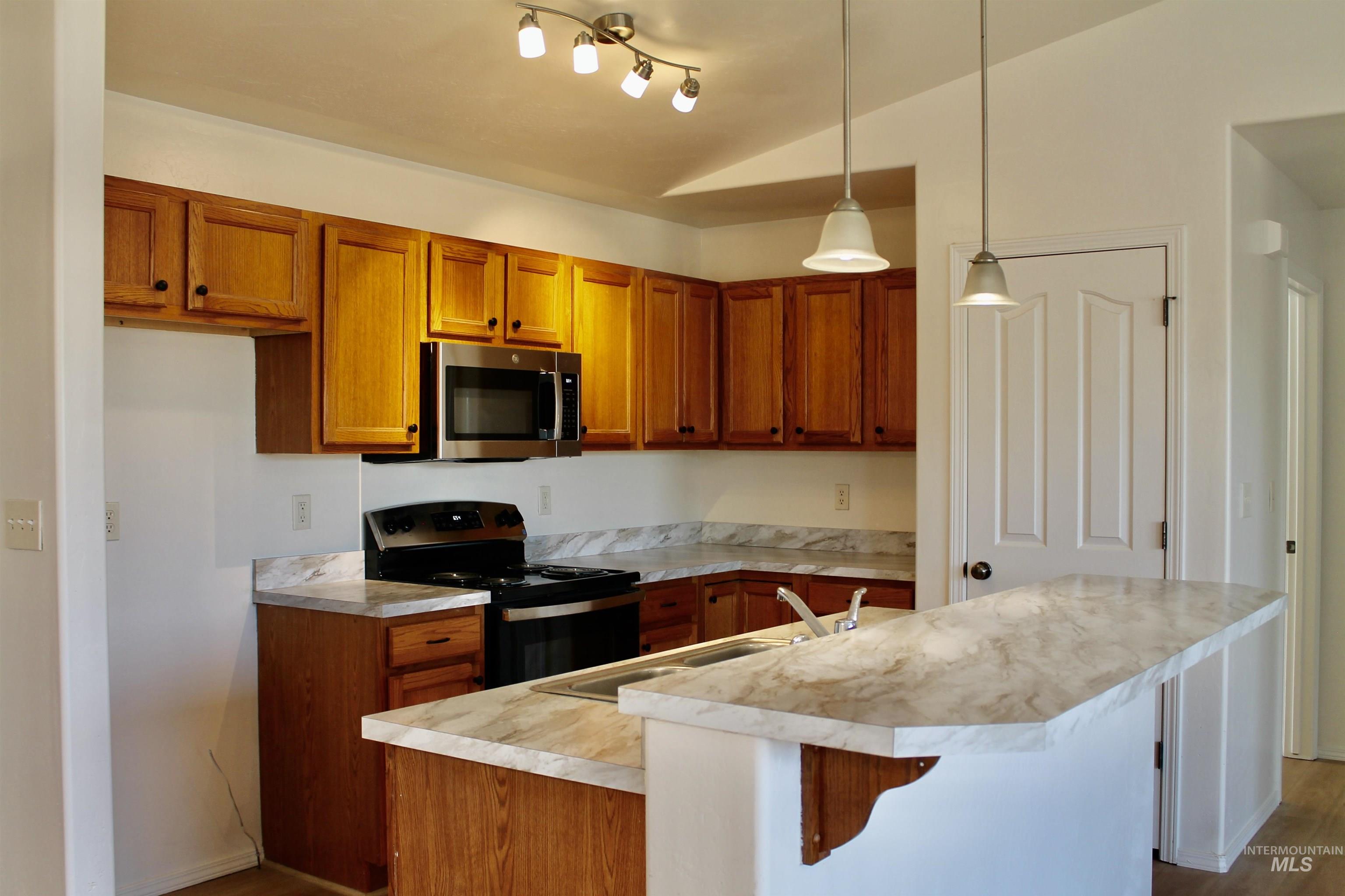1135 Fiesta Way Property Photo 16