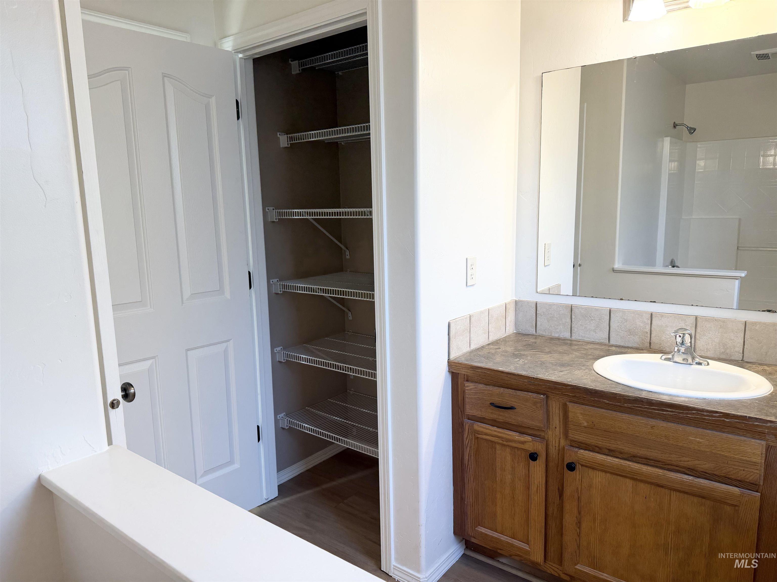1135 Fiesta Way Property Photo 27